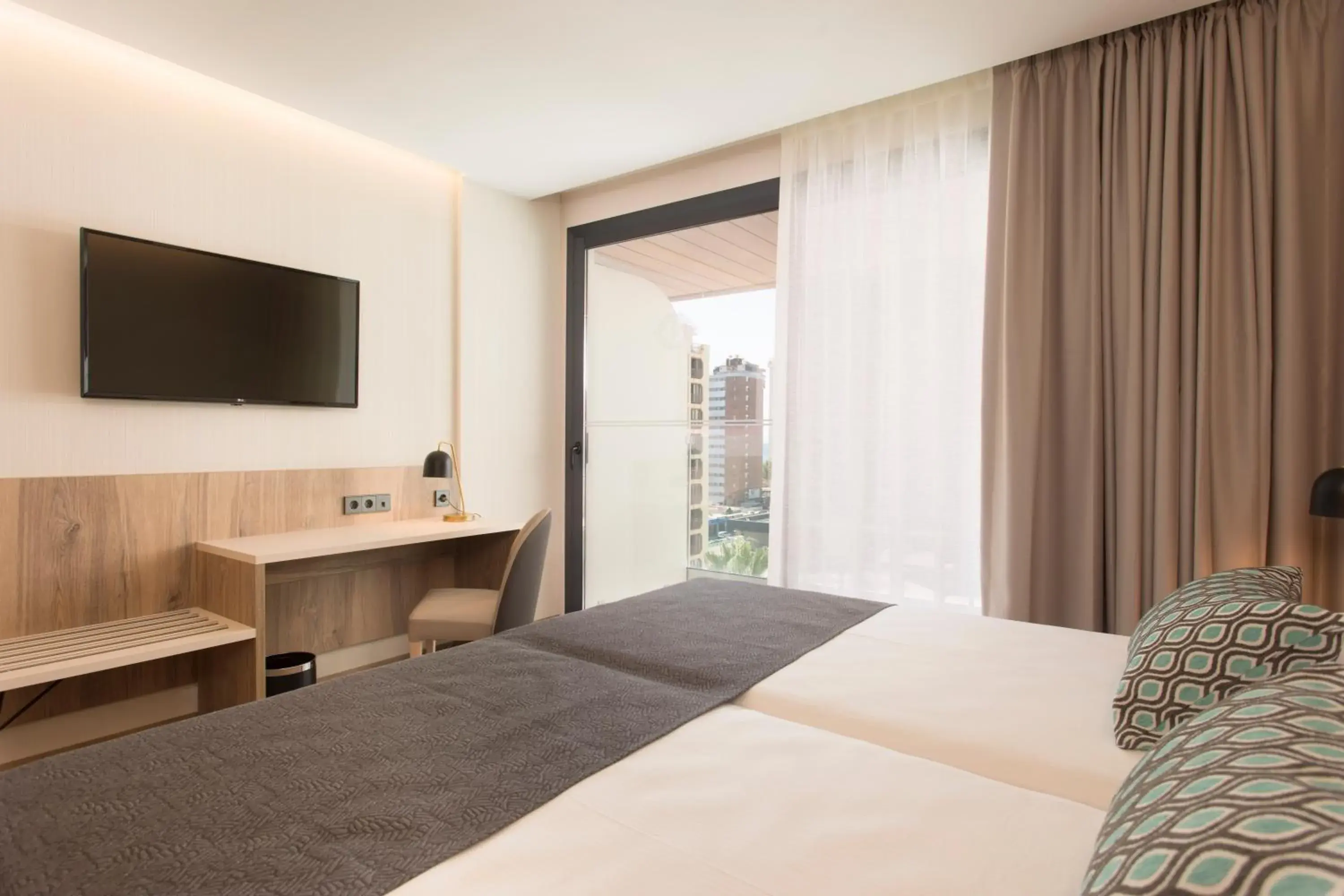 Single Room with Pool View - single occupancy in Hotel Presidente 4 sup Single Room with Pool View - single occupancy in Hotel Presidente 4 sup