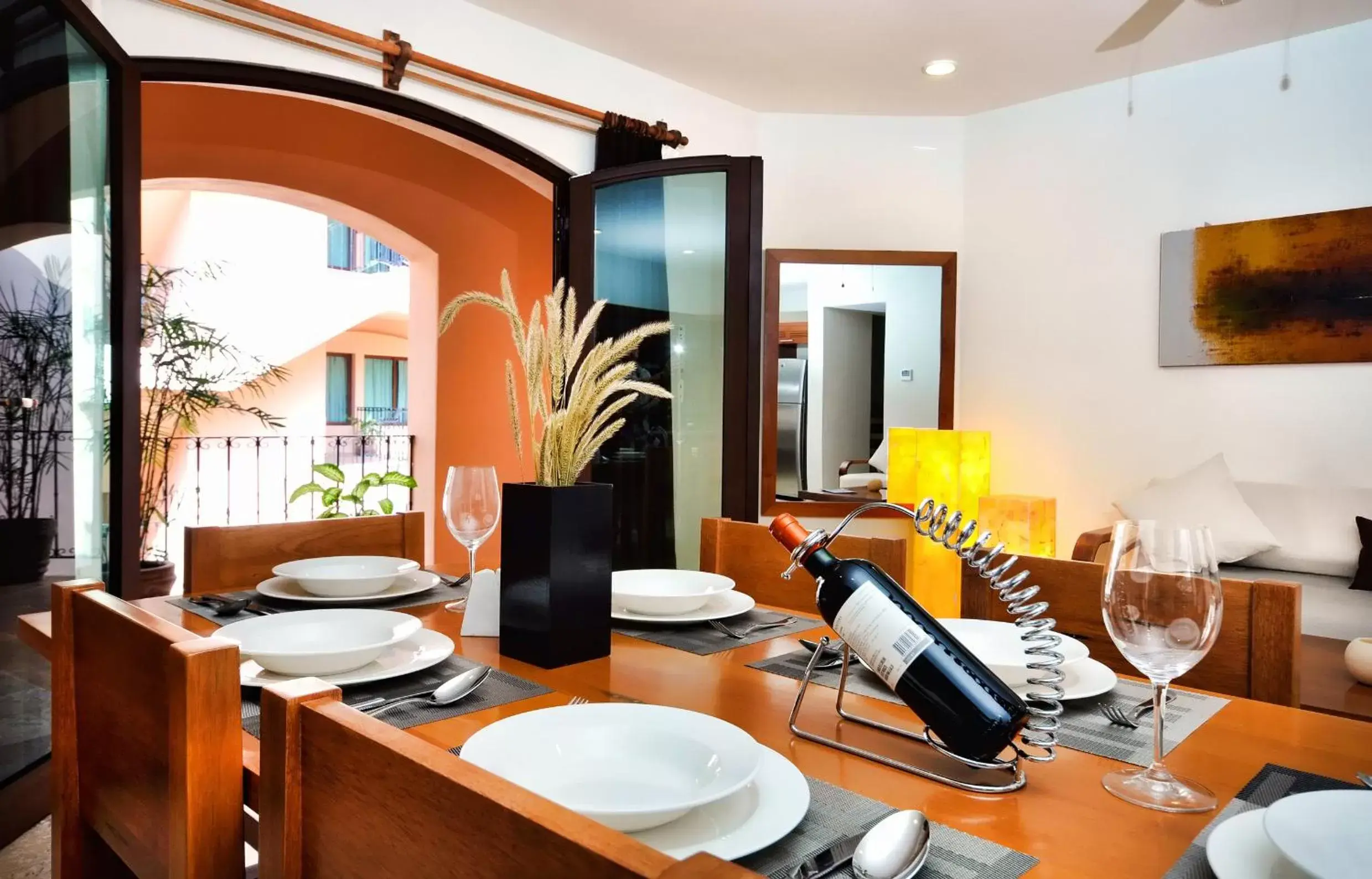 Dining area, Bathroom in Acanto Hotel Playa del Carmen, Trademark Collection by Wyndham