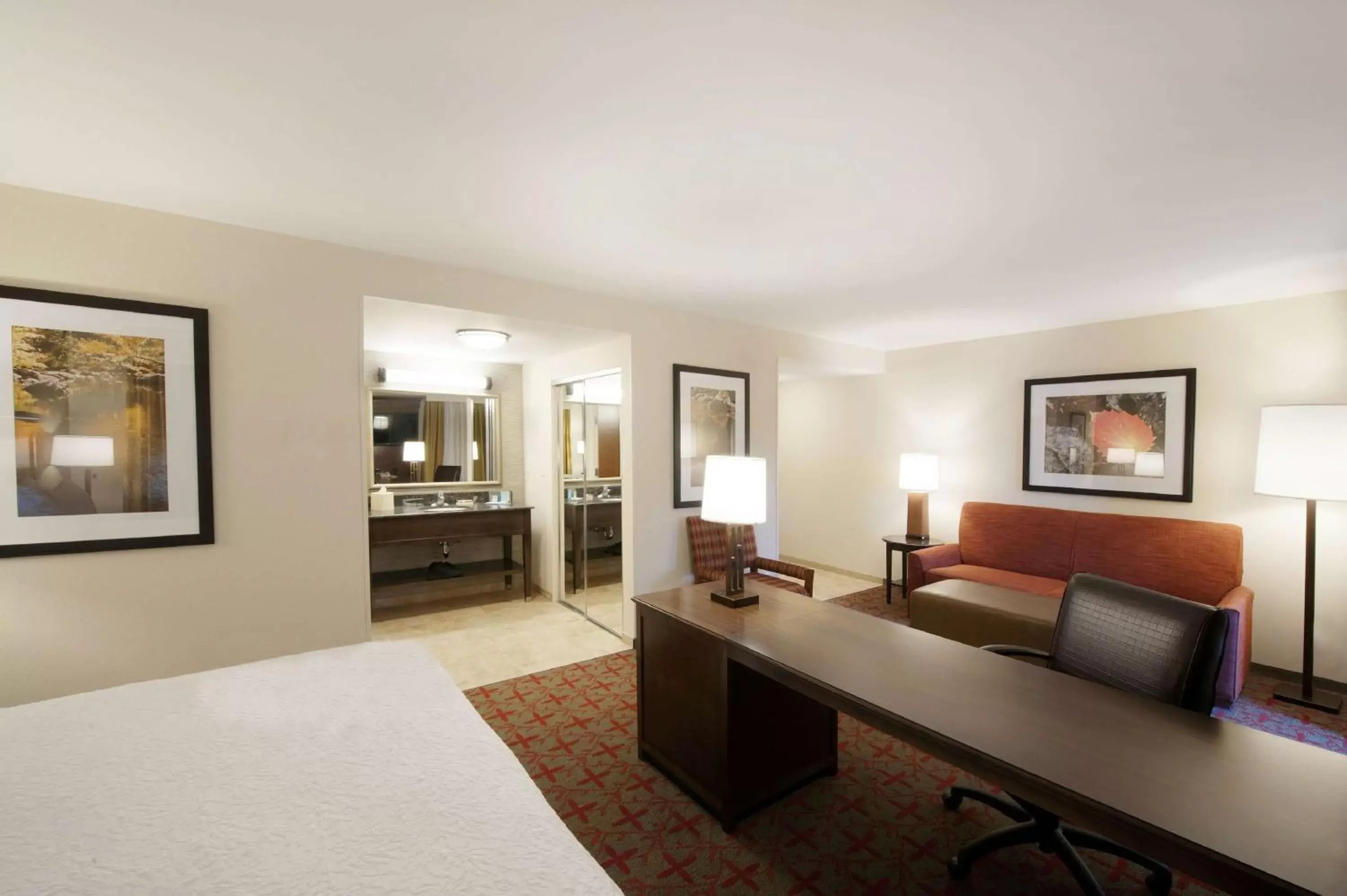 Bedroom, Seating Area in Hampton Inn & Suites Lake Placid