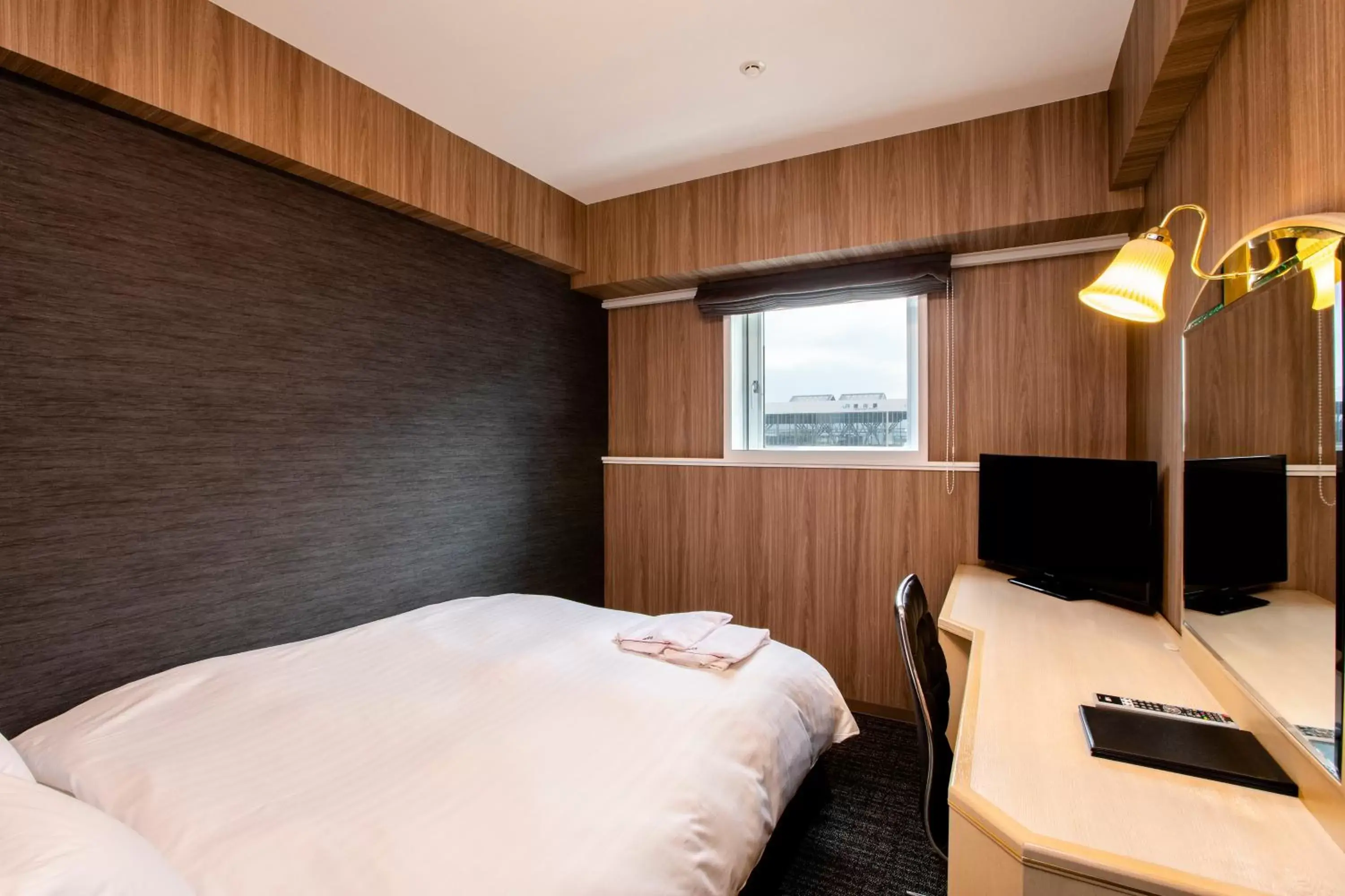 Photo of the whole room, Bed in Hotel Wing International Asahikawa Ekimae Photo of the whole room, Bed in Hotel Wing International Asahikawa Ekimae