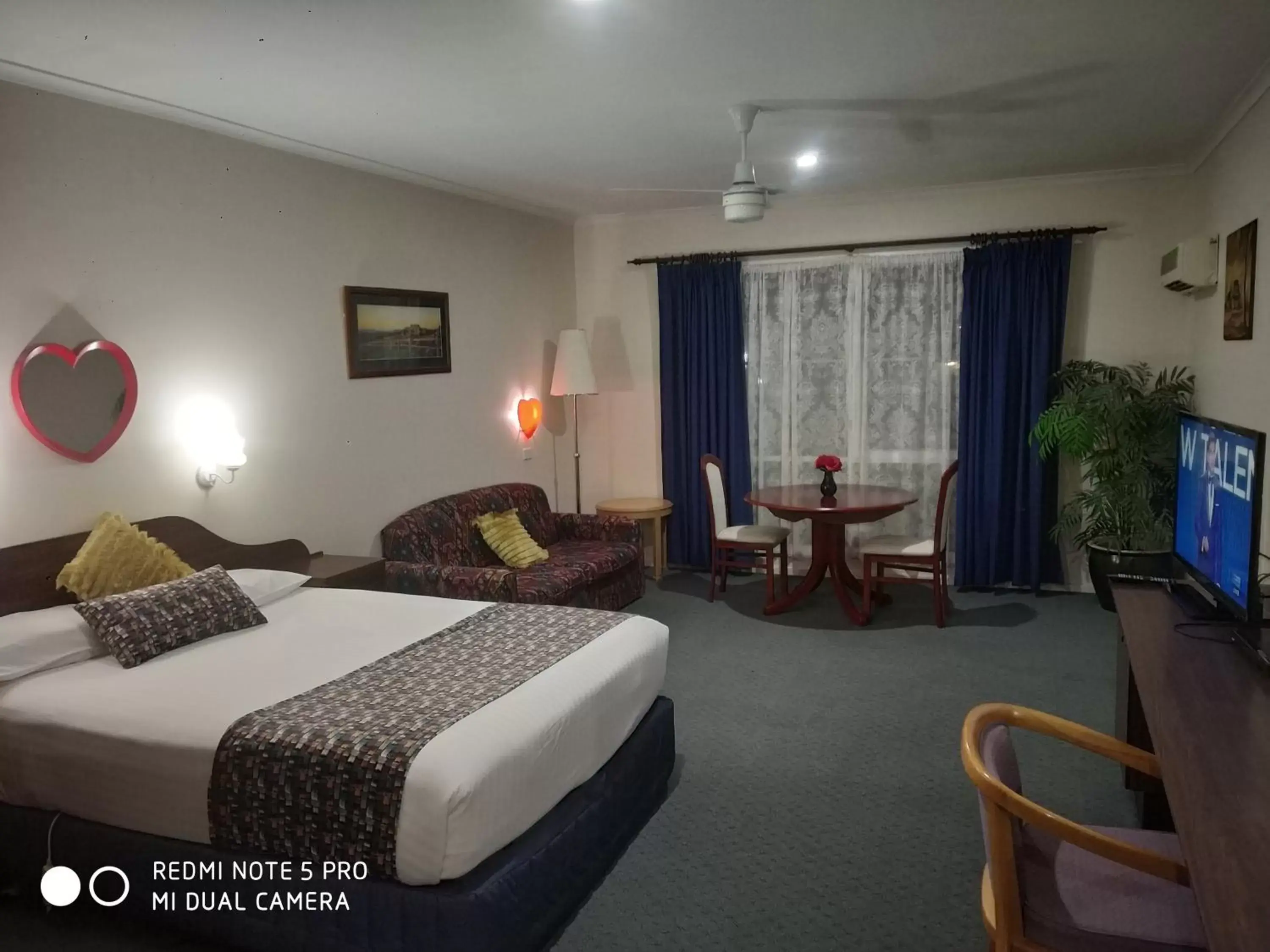 Photo of the whole room in Australia Park Motel