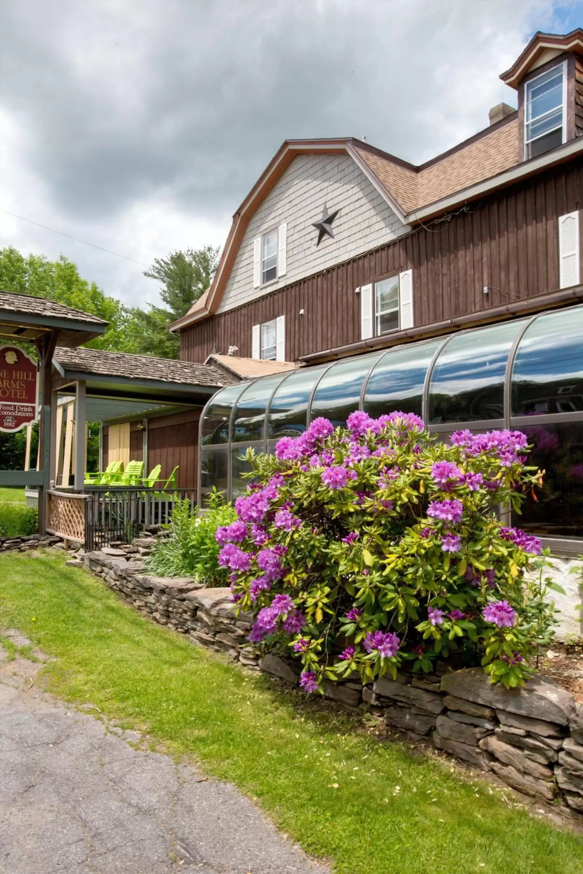 Property Building in Pine Hill Arms Hotel