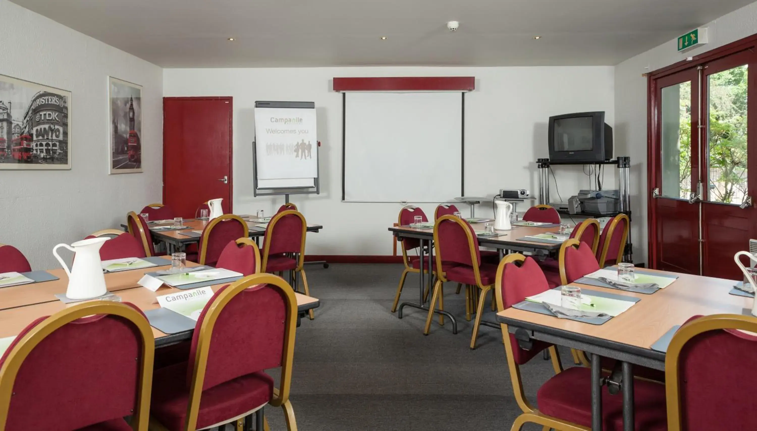 Meeting/conference room, Restaurant/Places to Eat in Campanile Hotel - Basildon - East of London