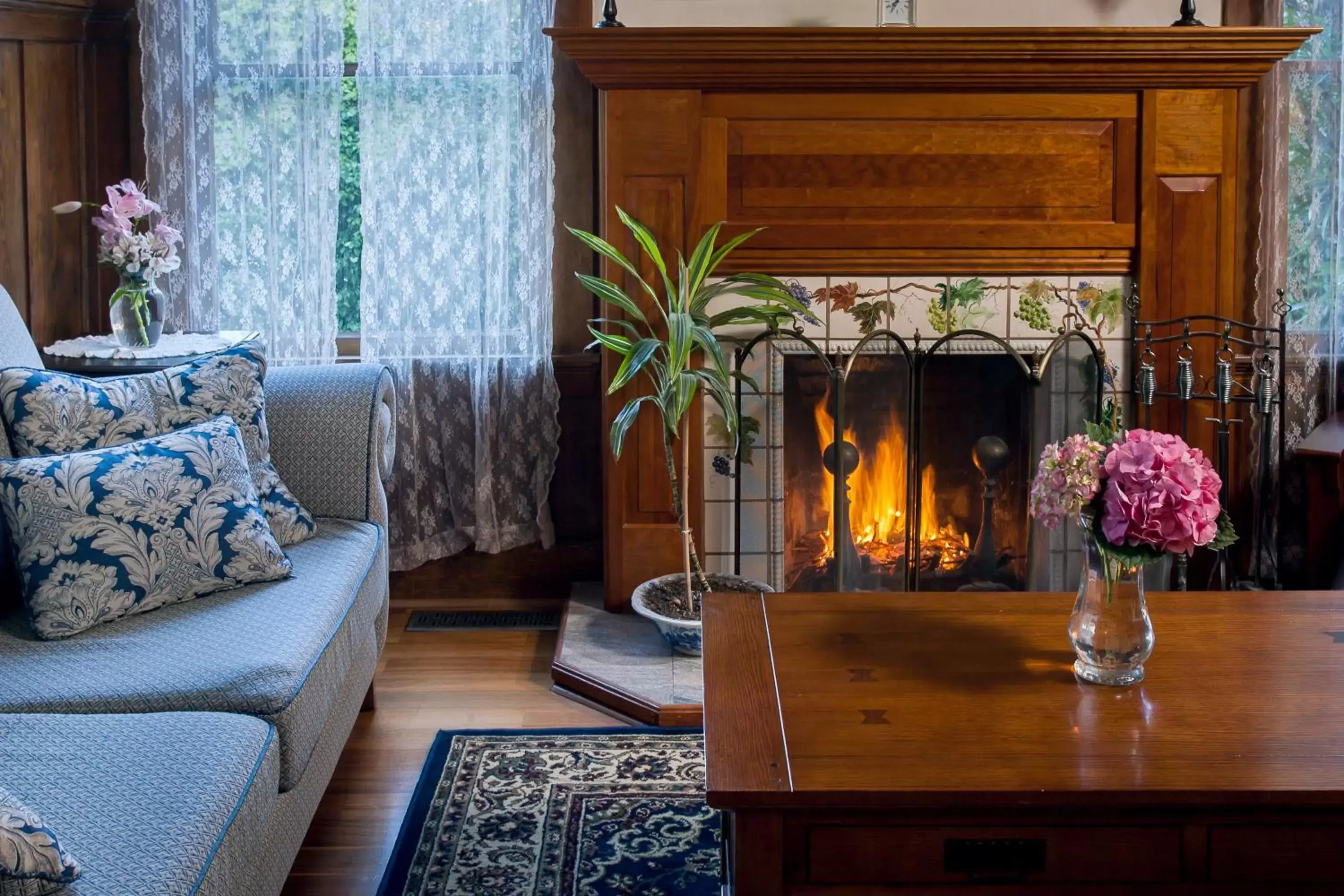 Living room, Seating Area in Calistoga Wine Way Inn