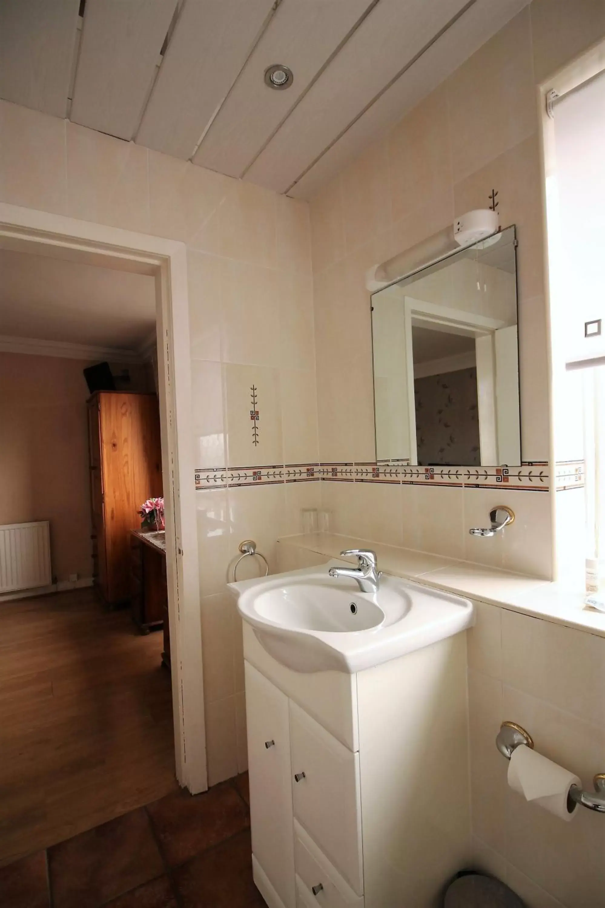 Bathroom in Fairway Hotel