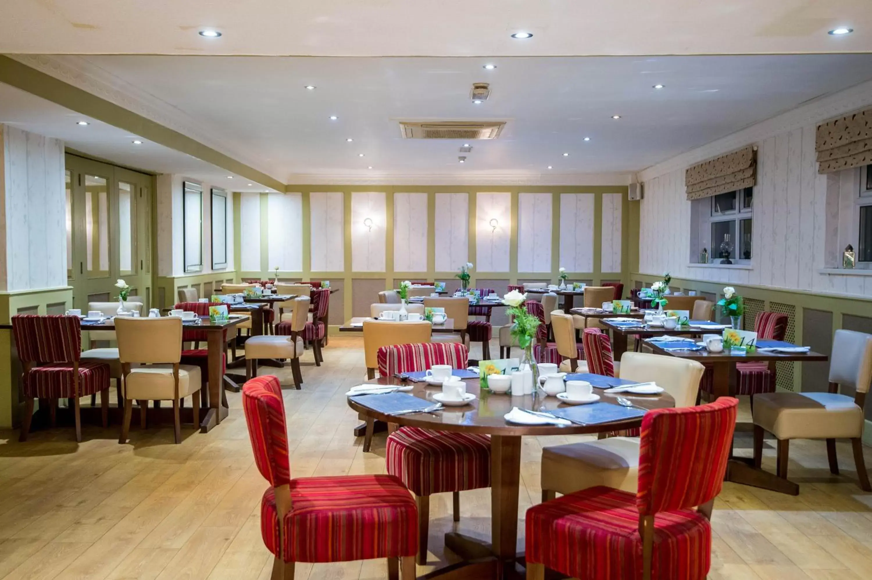 Restaurant/Places to Eat in Ivy Bush Royal Hotel by Compass Hospitality