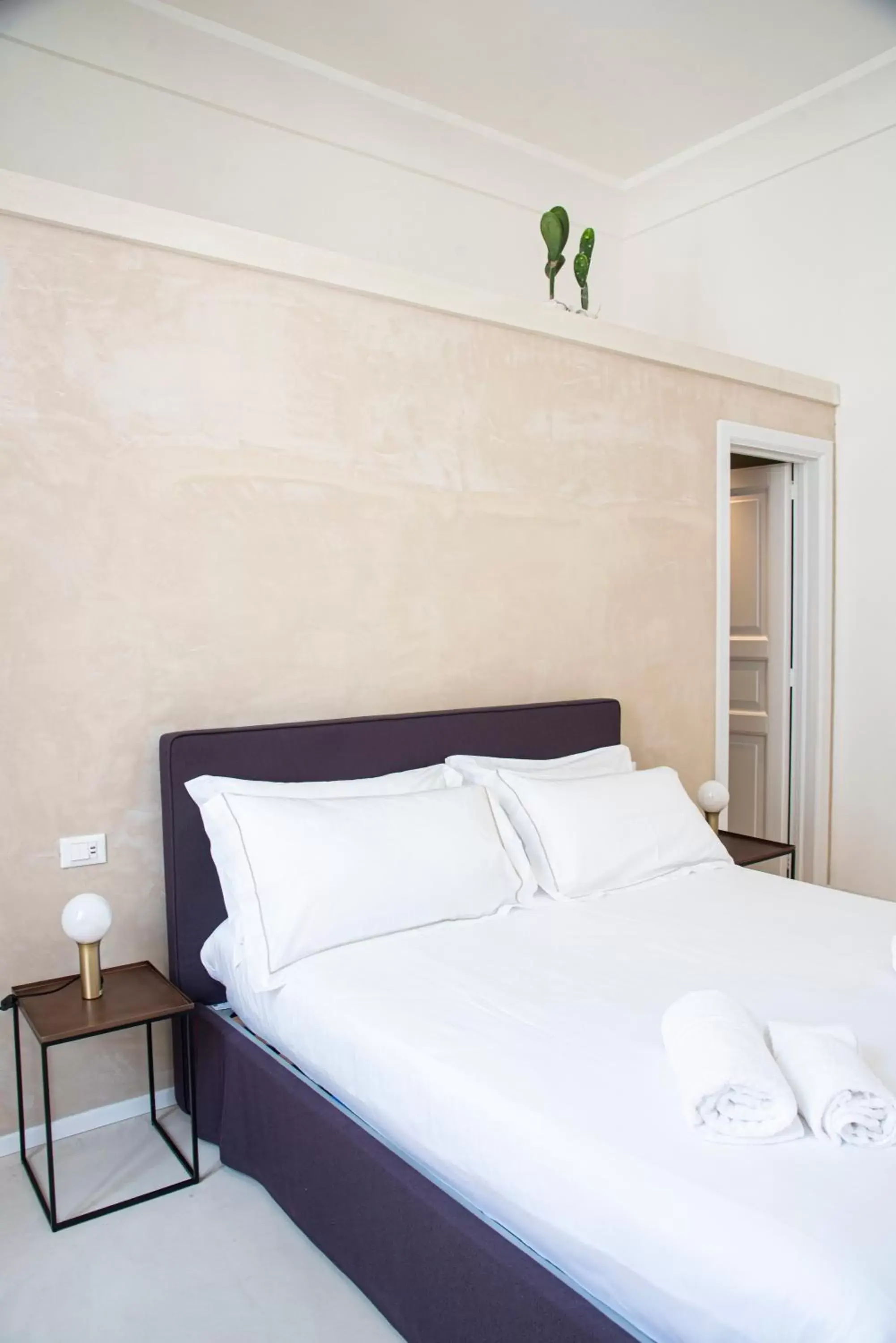 Bedroom, Bed in Palazzo Garibaldi - Luxury Suites