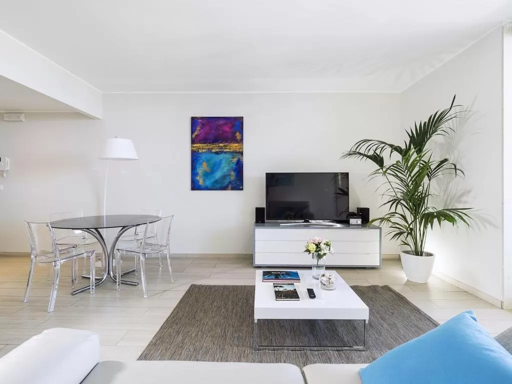 TV and multimedia in Isola Bella Infinity Suites