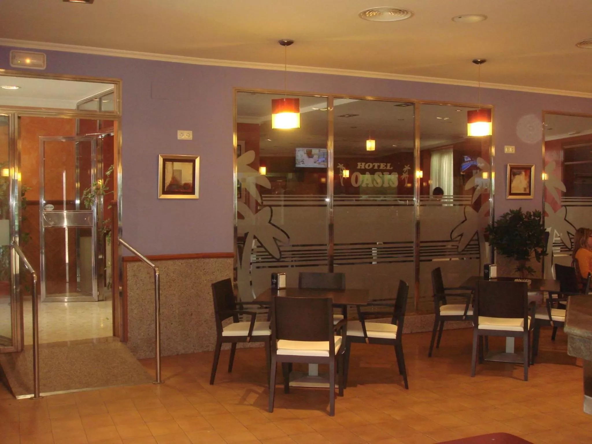 Restaurant/Places to Eat in Hotel Oasis Familiar