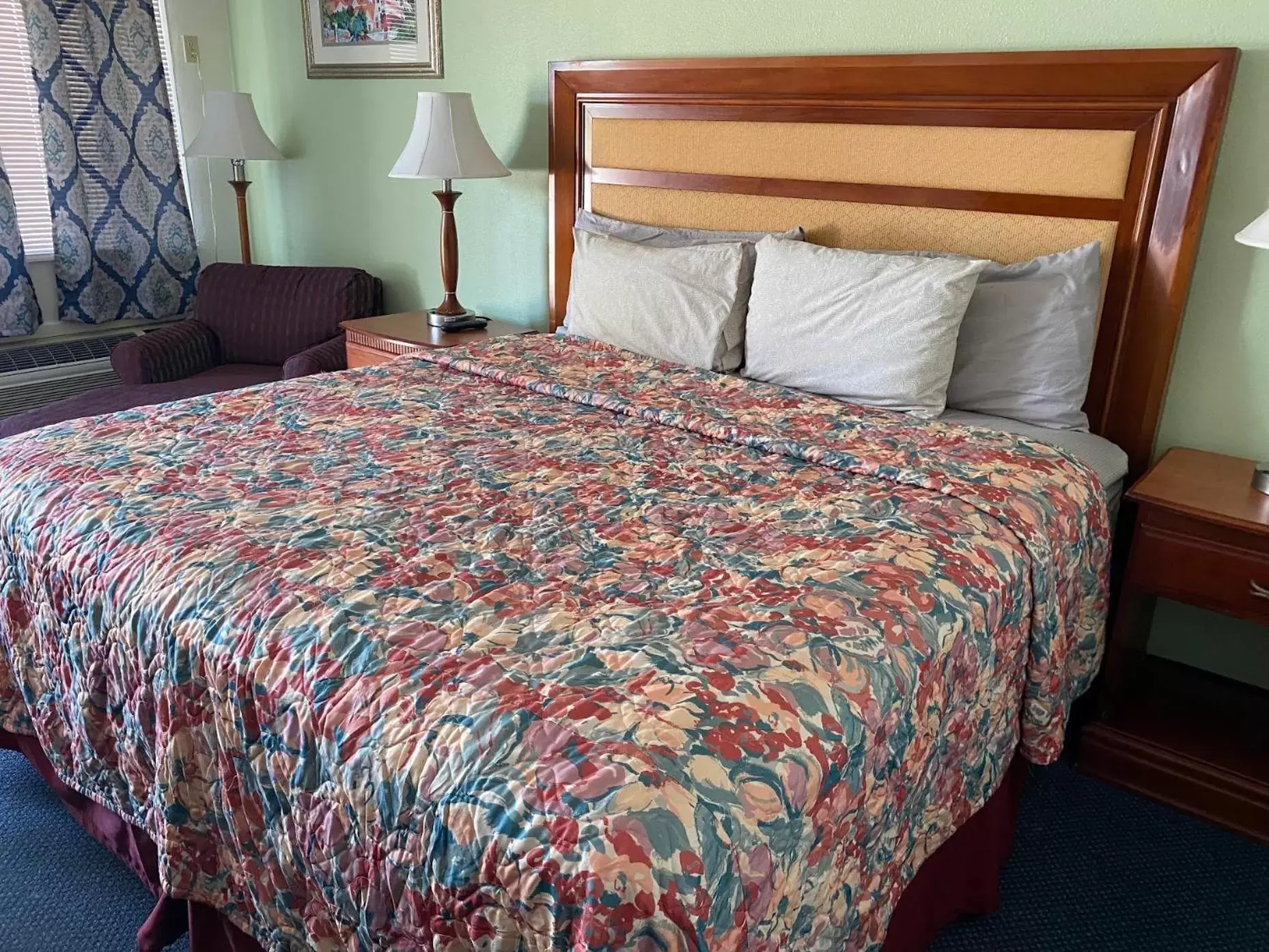 Bed in Jasmine Garden Inn - Lake City