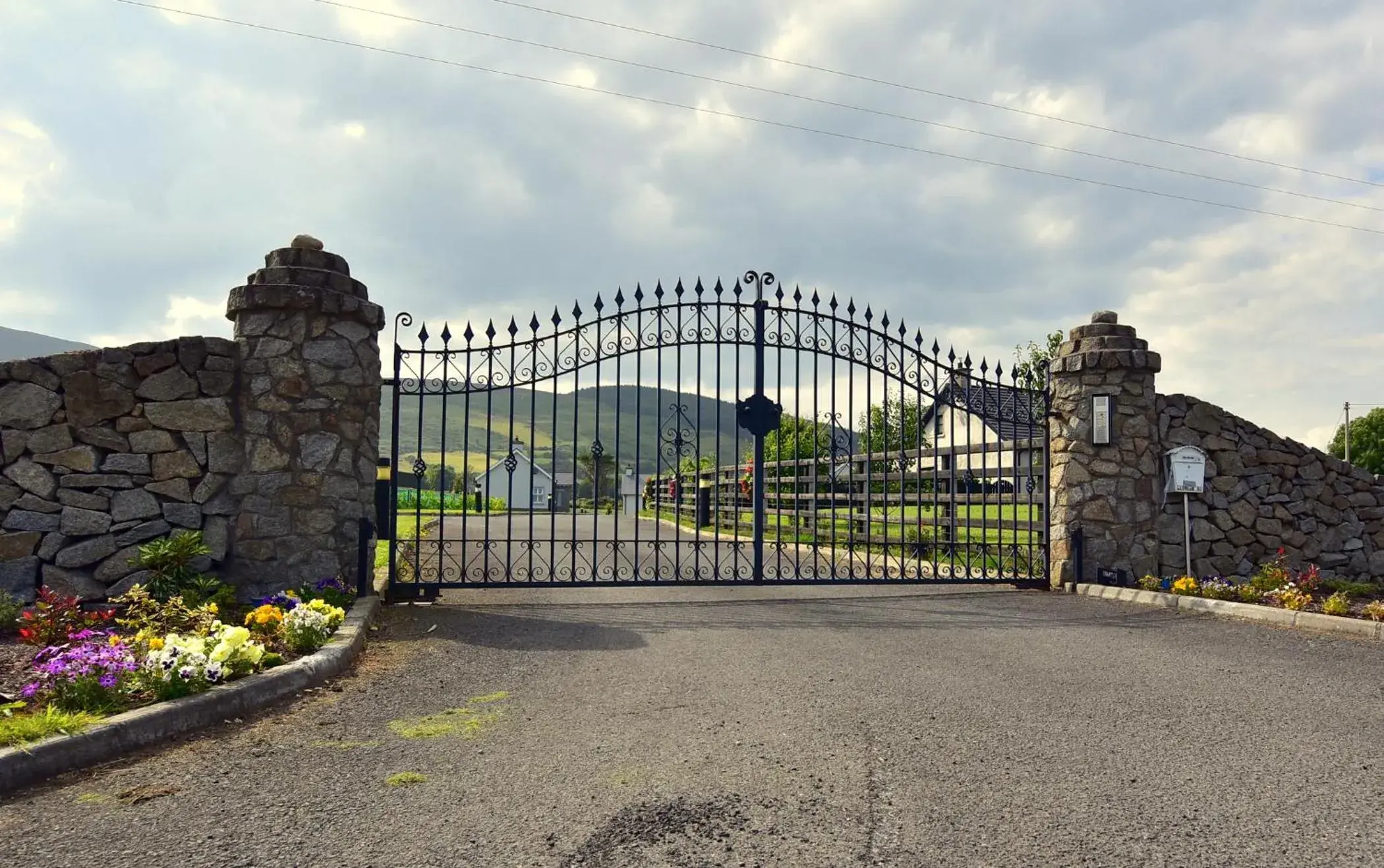 Property building in Clonlum Holiday Cottages