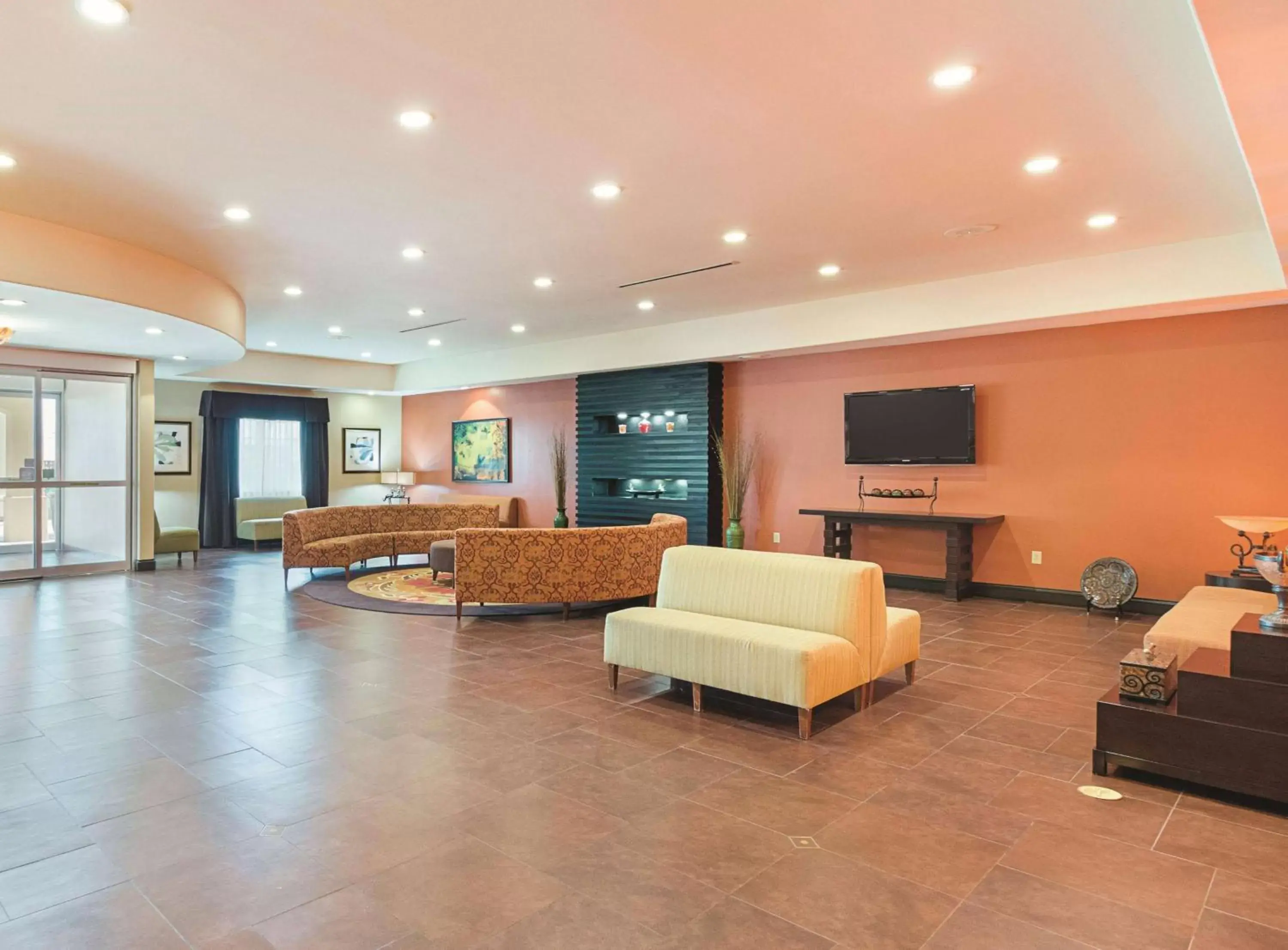 Lobby or reception, Lobby/Reception in La Quinta by Wyndham Woodway - Waco South