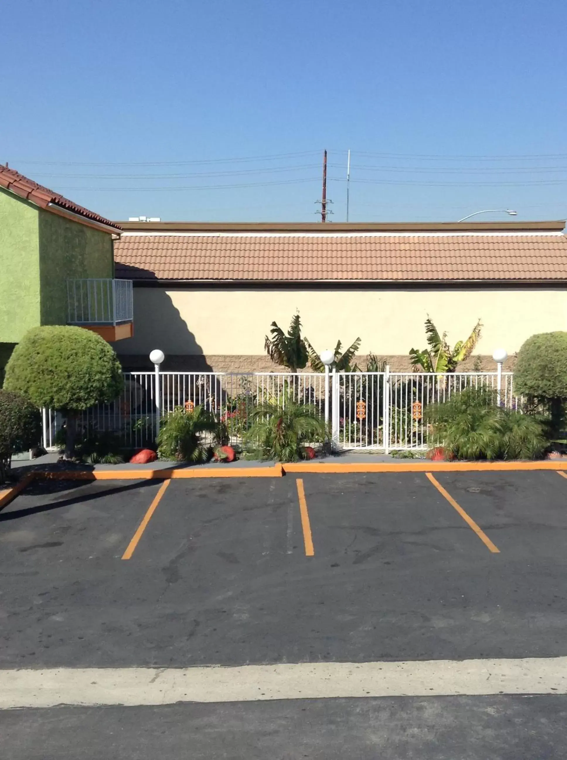 Facade/entrance, Property Building in Big A Motel