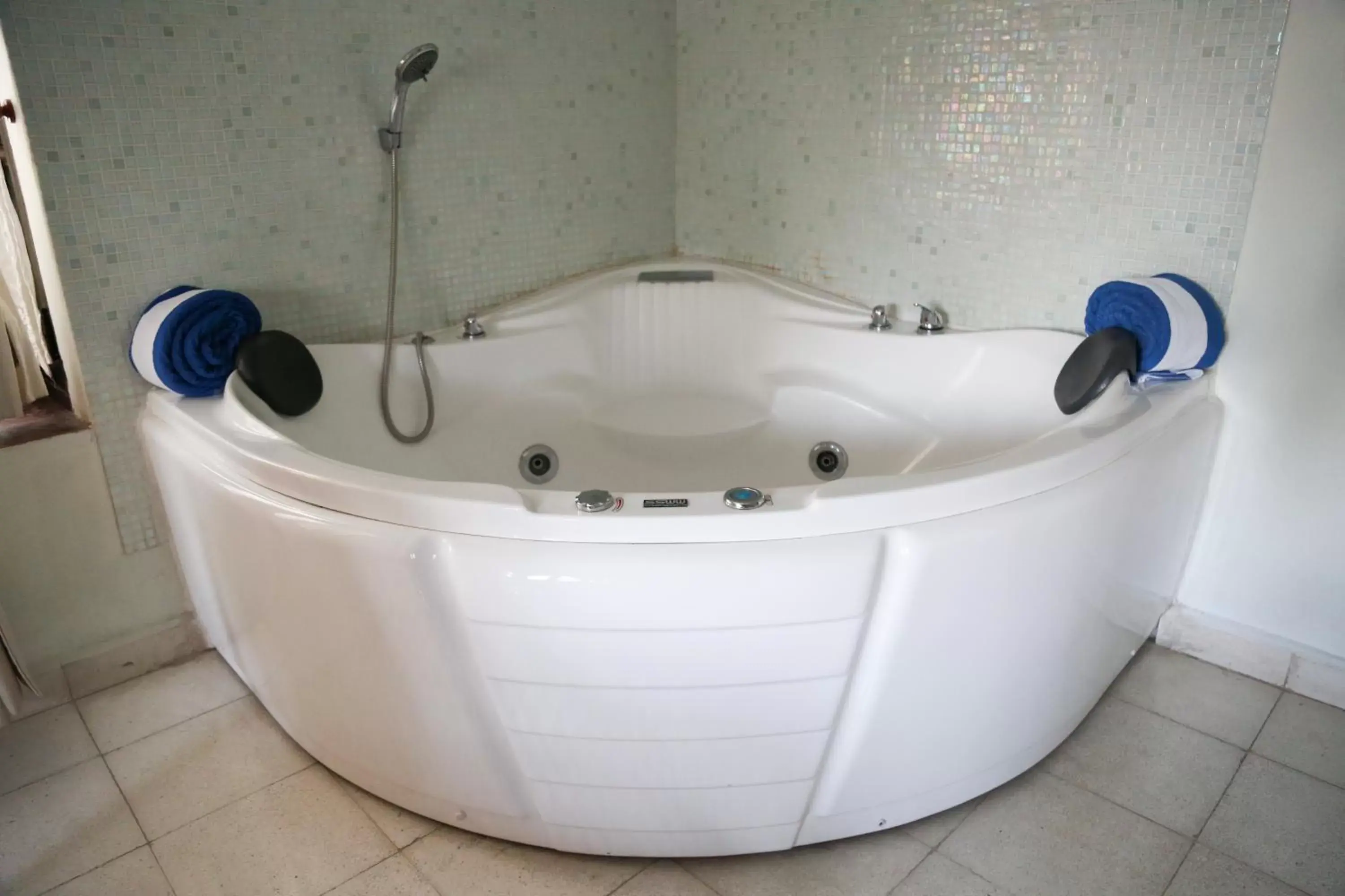 Hot Tub in Villa Bonita Les Terrasses