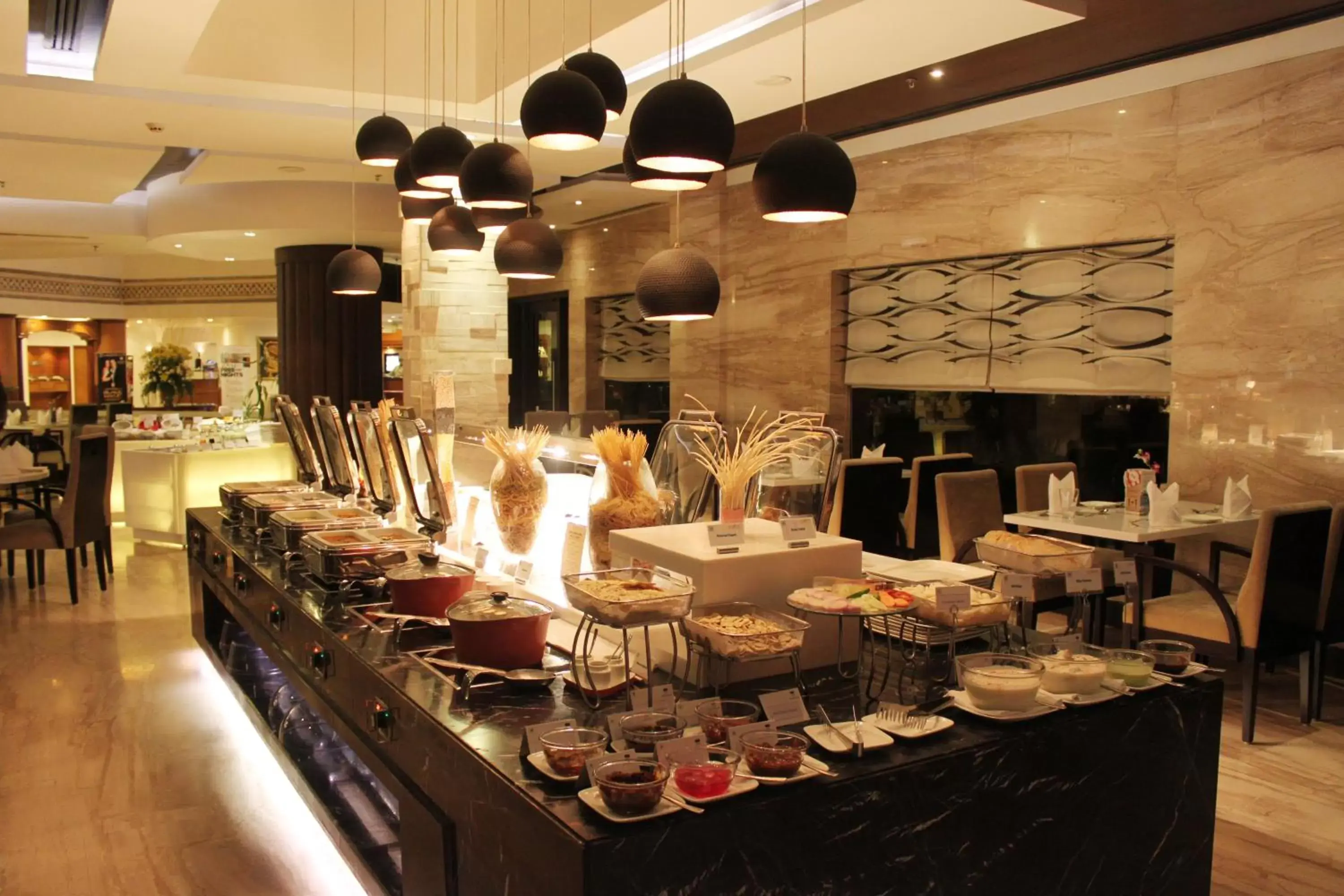 Buffet breakfast, Restaurant/Places to Eat in Park Plaza, Ludhiana