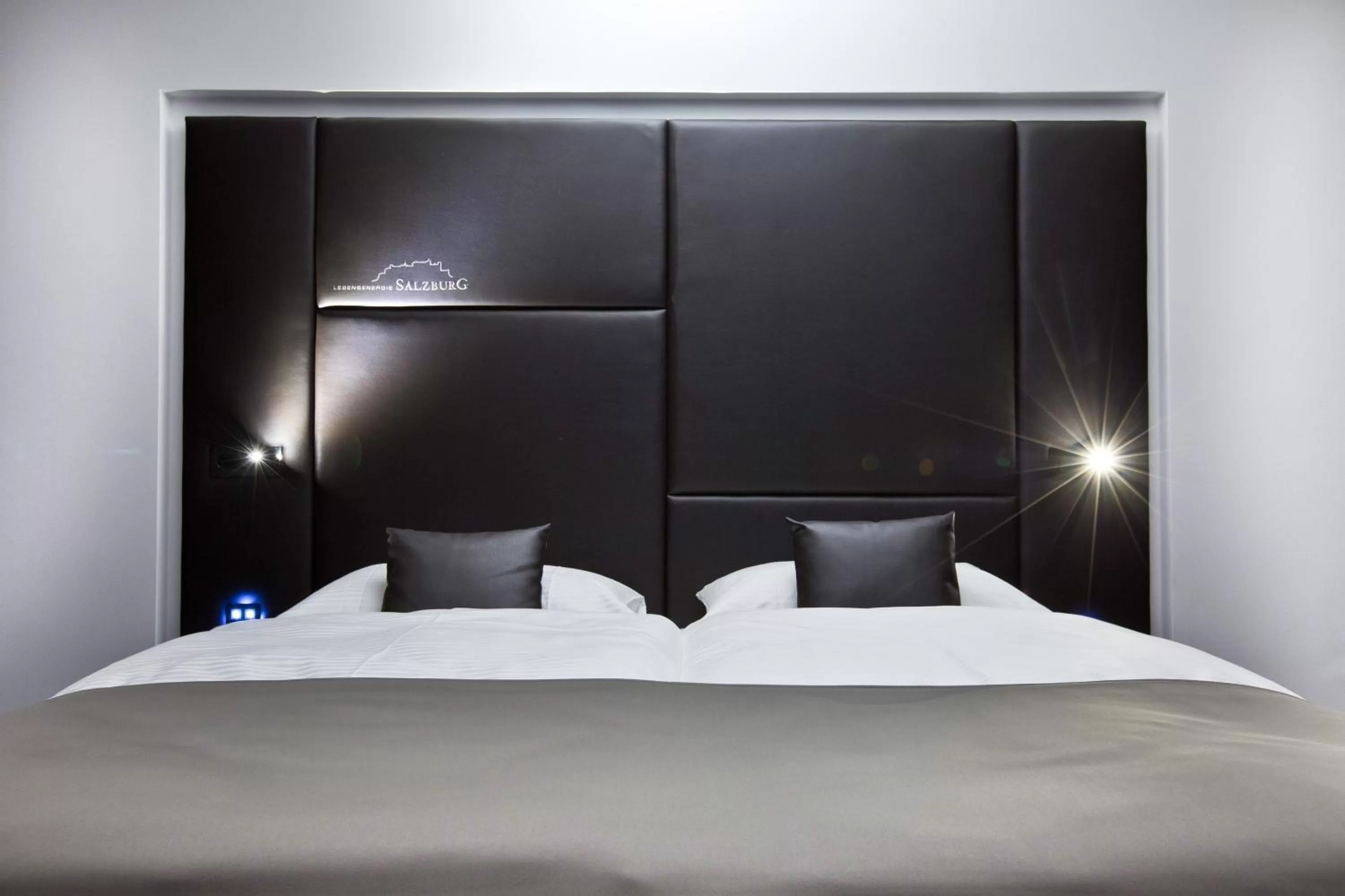 Decorative detail, Bed in COOL MAMA Hotel Salzburg