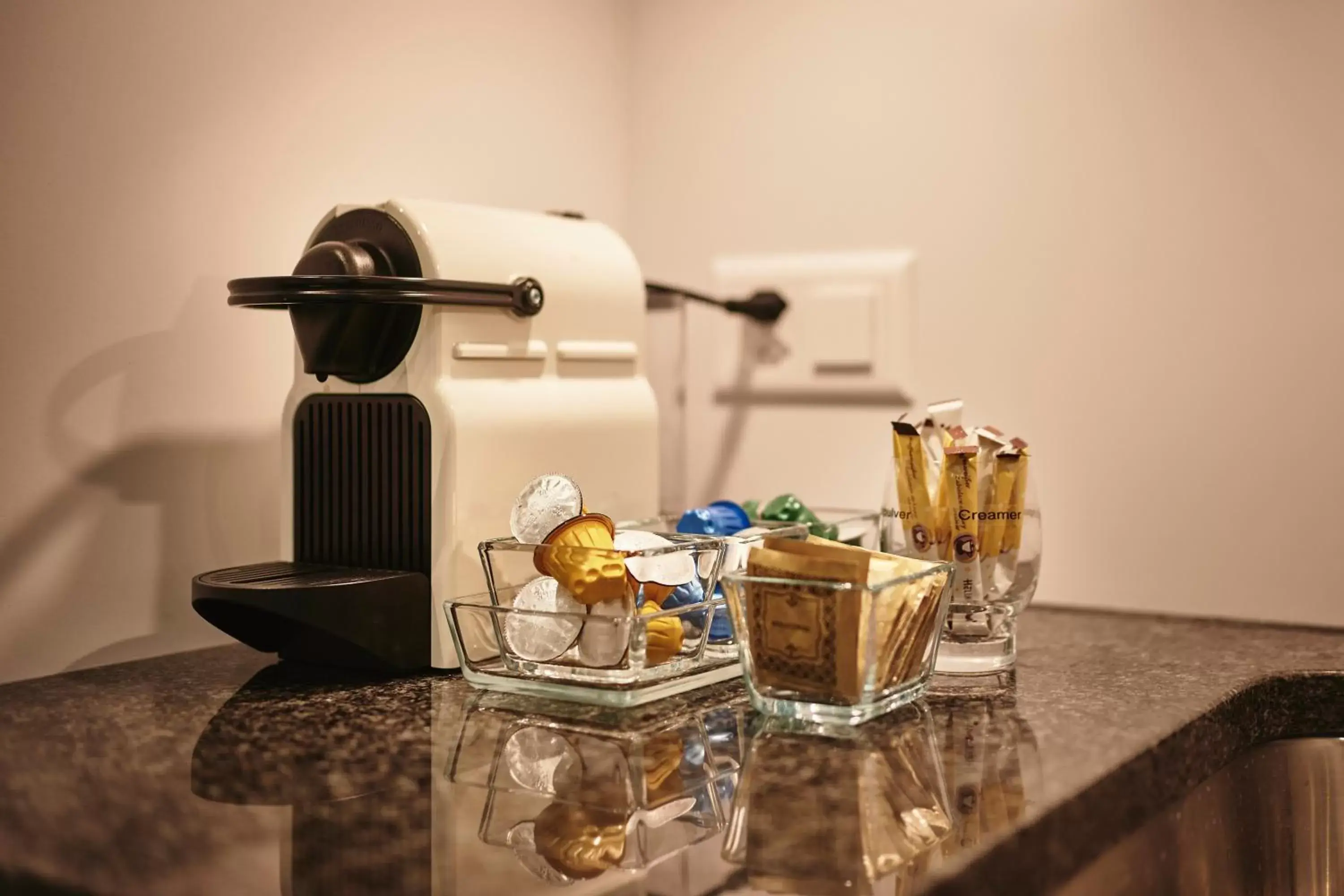 Coffee/tea facilities in da Maurizio Suites