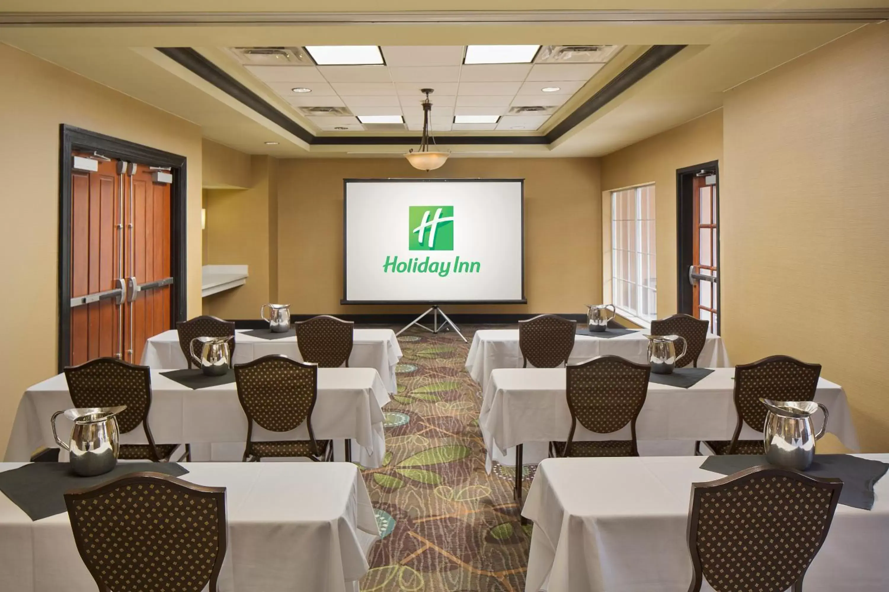 Meeting/conference room in Holiday Inn Grand Rapids-Airport, an IHG Hotel