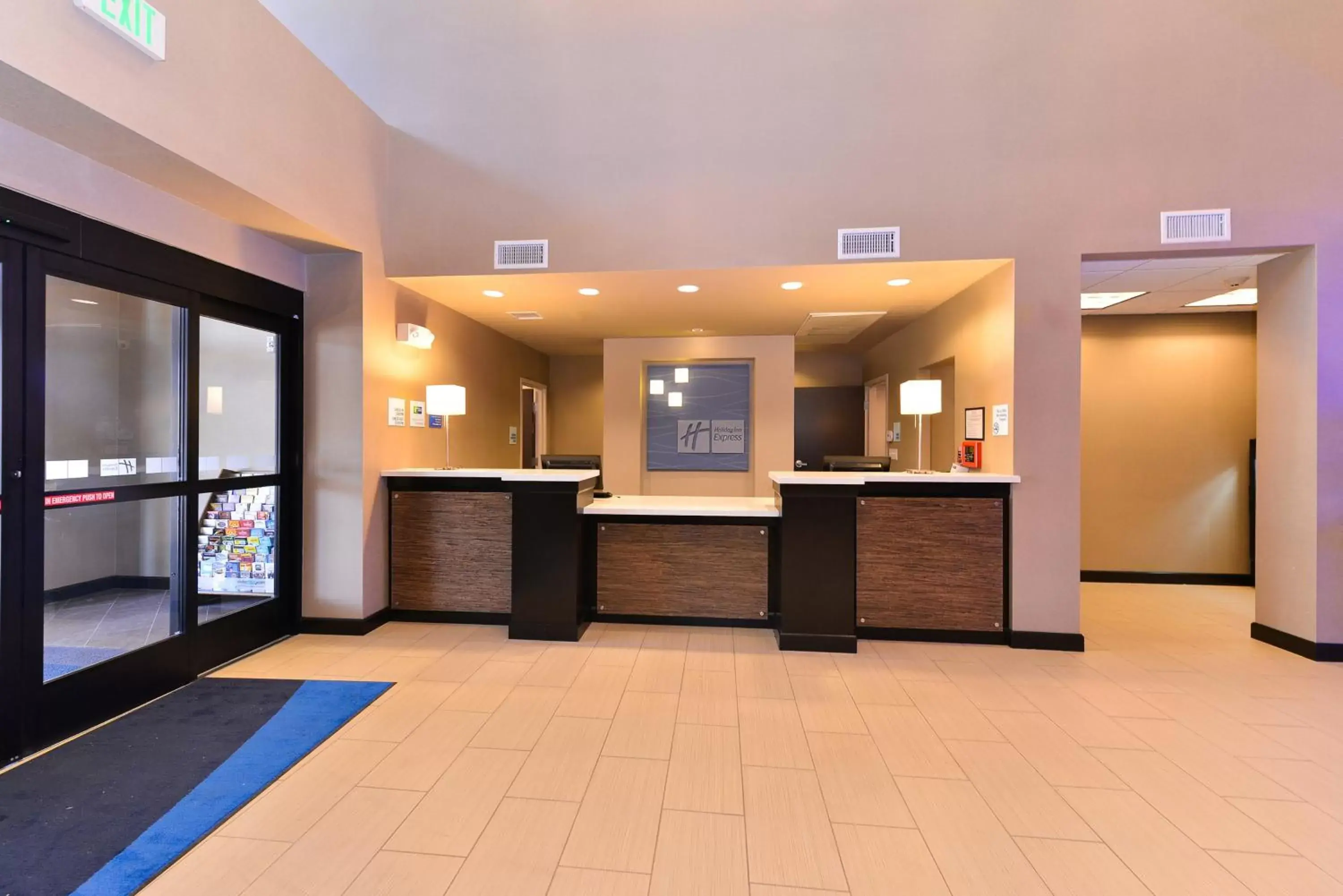 Lobby or reception, Lobby/Reception in Holiday Inn Express Indio, an IHG Hotel