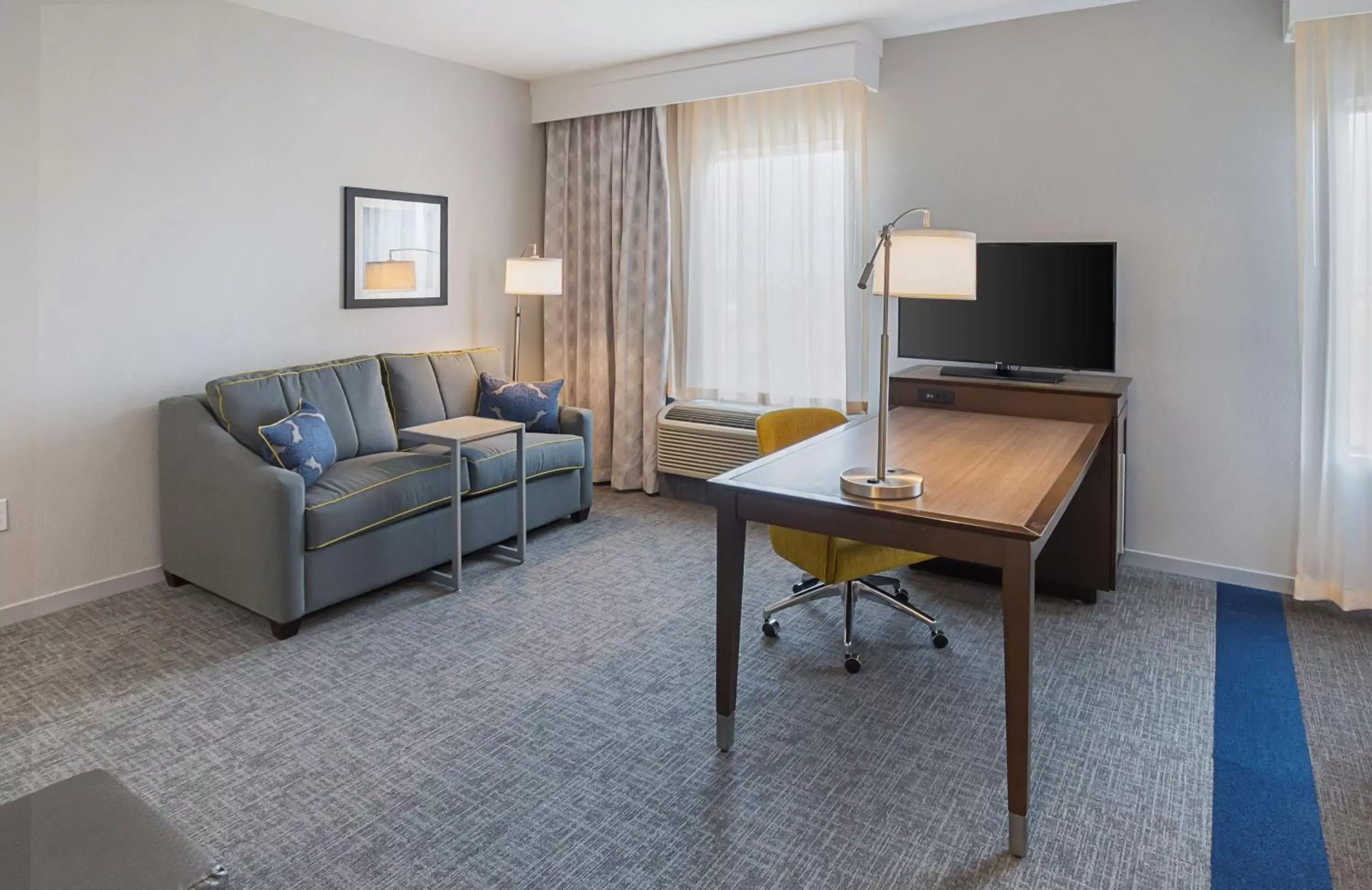 Bedroom, Seating Area in Hampton Inn & Suites Colleyville DFW Airport West