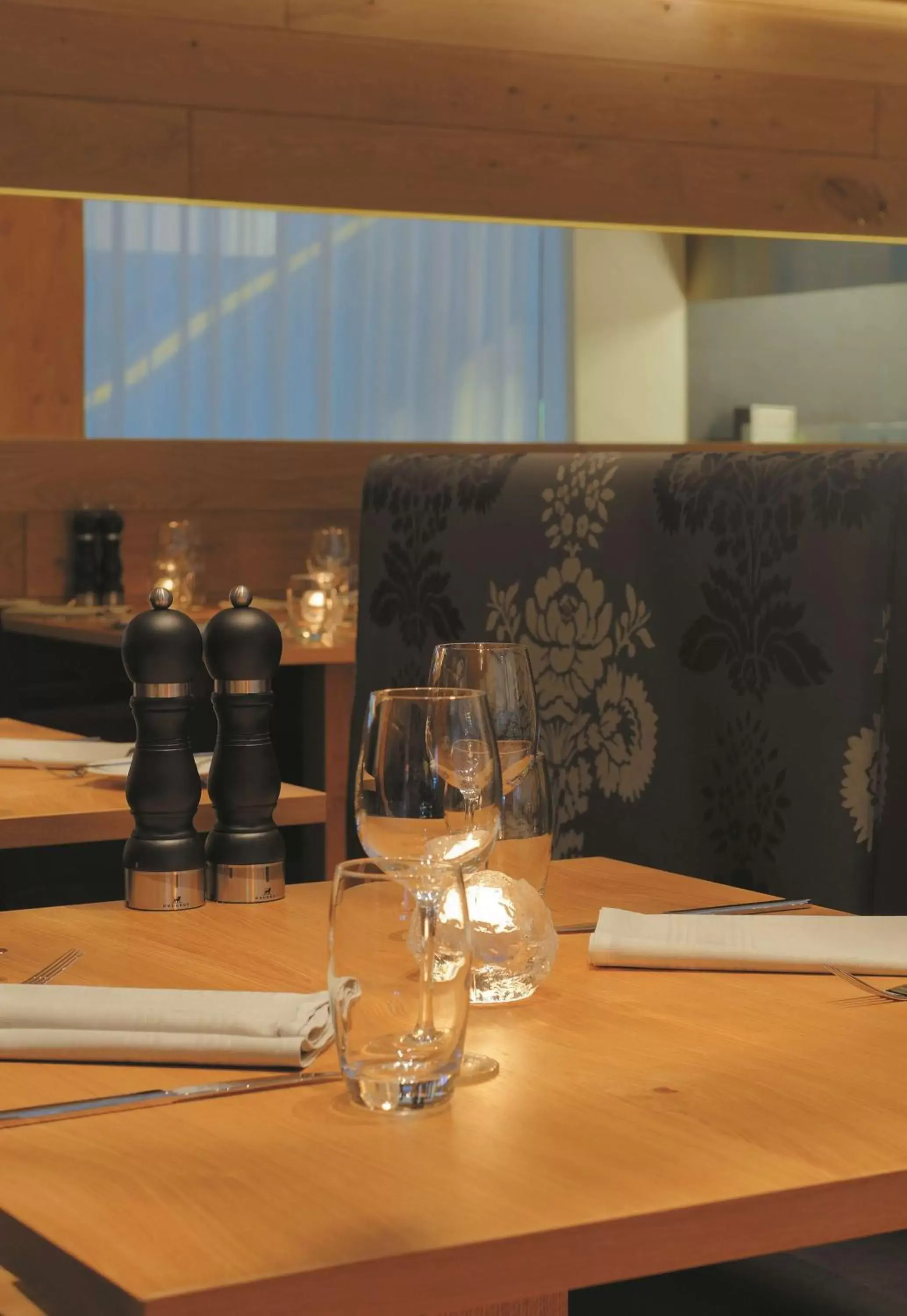 Restaurant/Places to Eat in Radisson Blu Hotel Zurich Airport