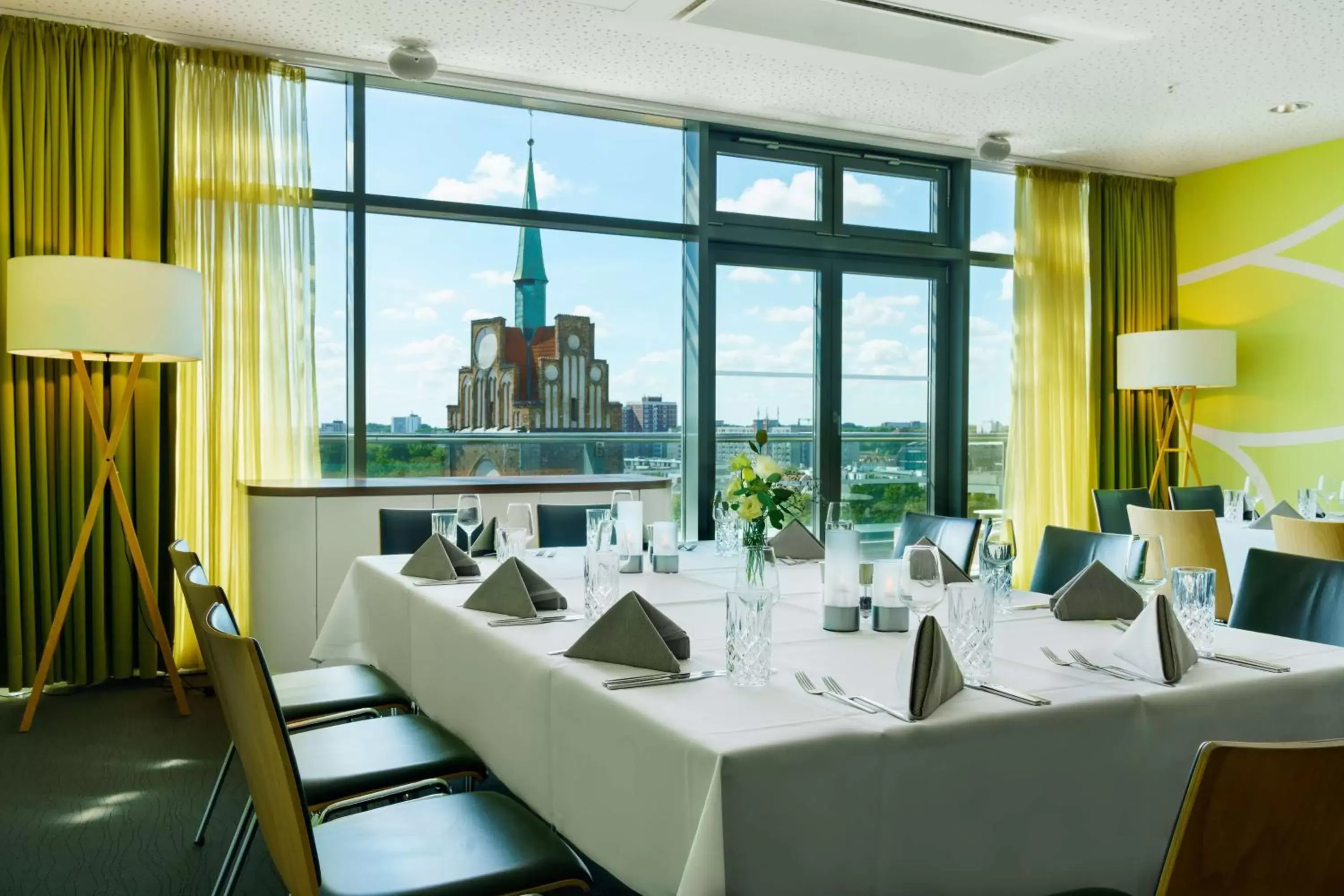 Meeting/conference room, Restaurant/Places to Eat in Radisson Blu Hotel Rostock