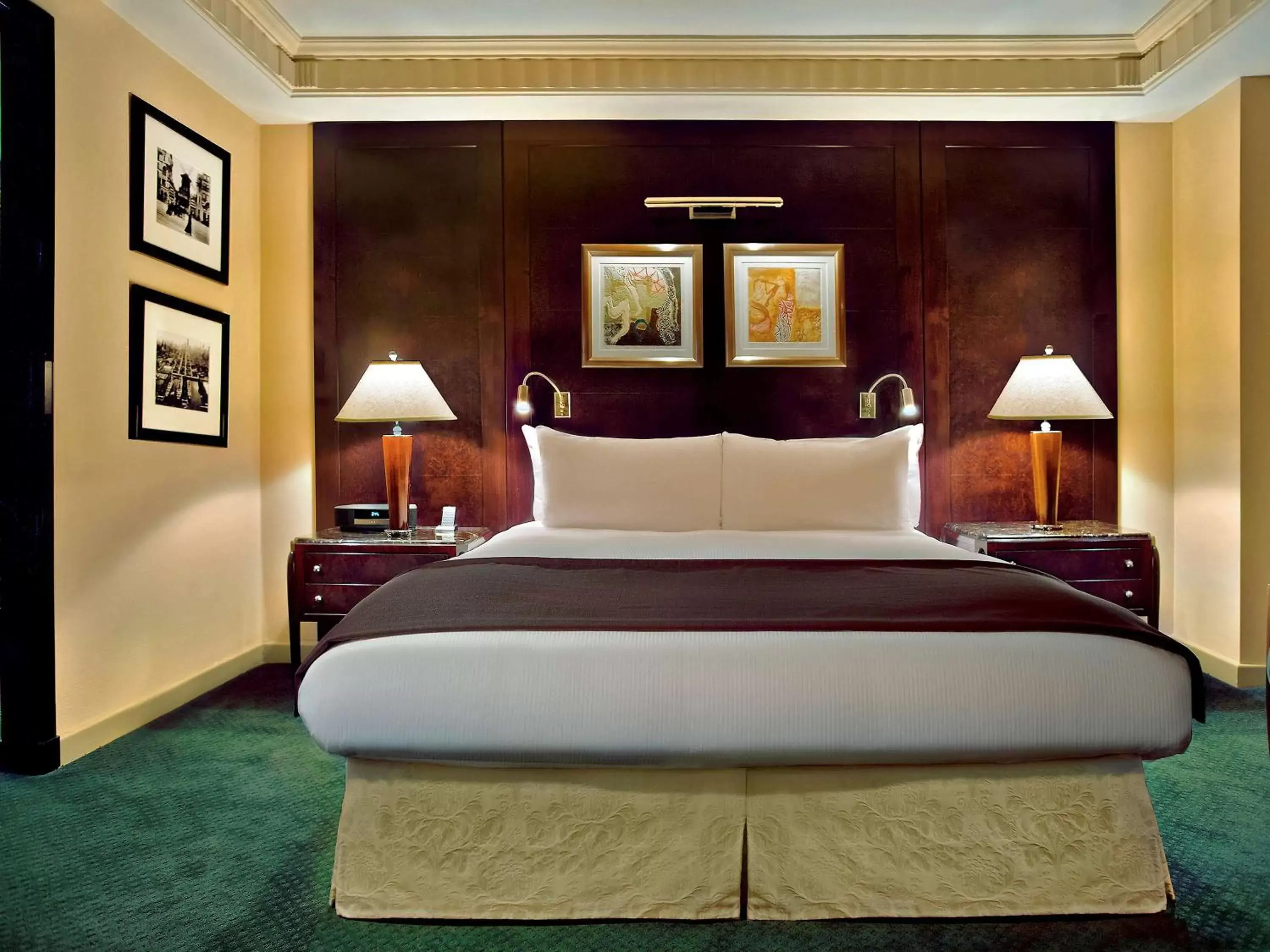 Photo of the whole room, Bed in Sofitel New York