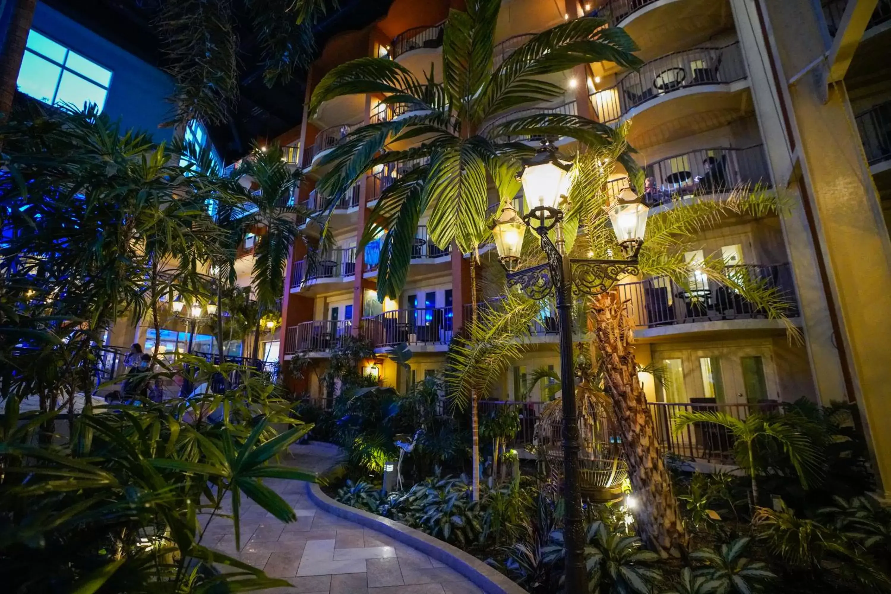 Garden view in L'Hôtel Québec par JARO Garden view in L'Hôtel Québec par JARO