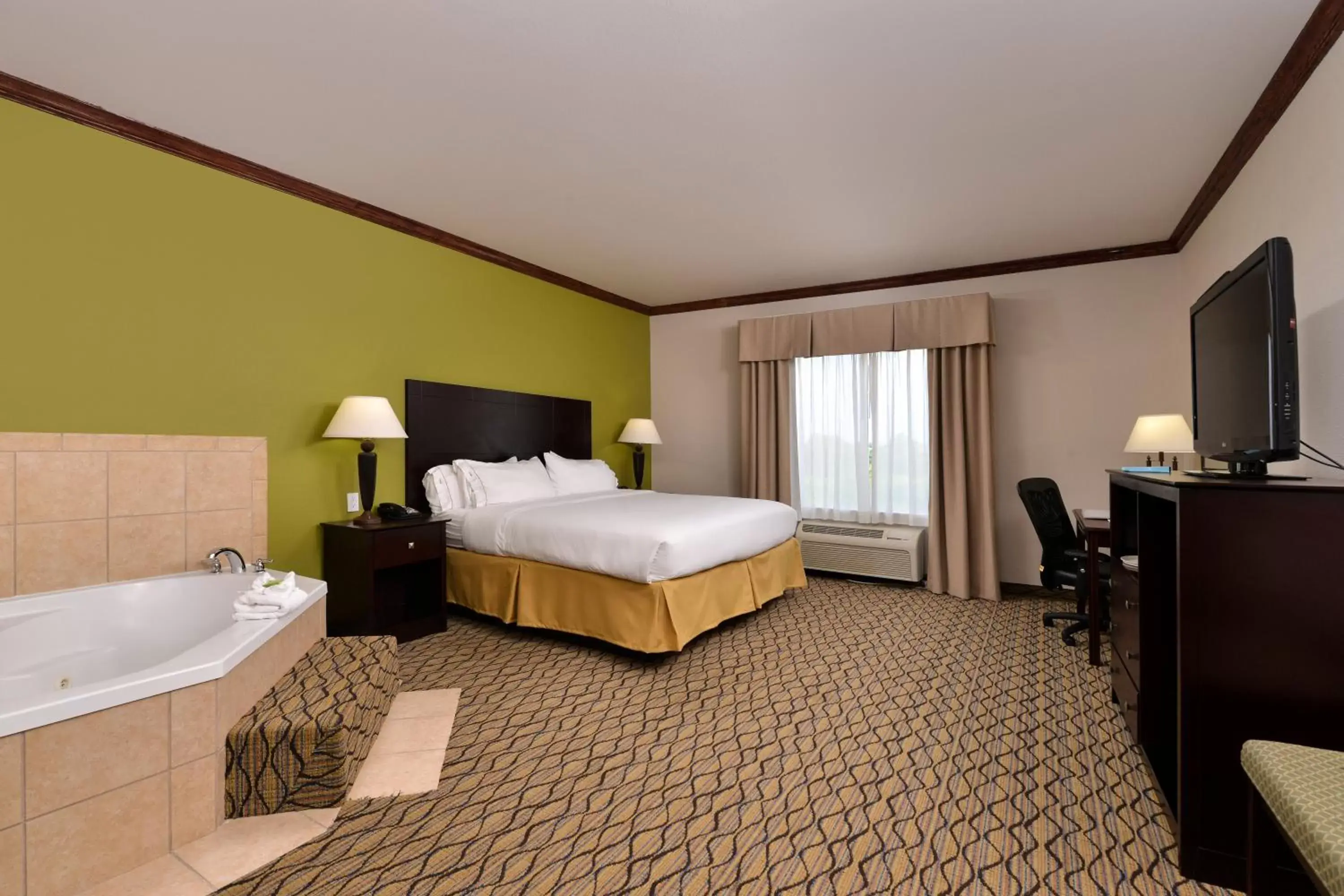 Photo of the whole room in Holiday Inn Express Hotel & Suites Sherman Highway 75, an IHG Hotel