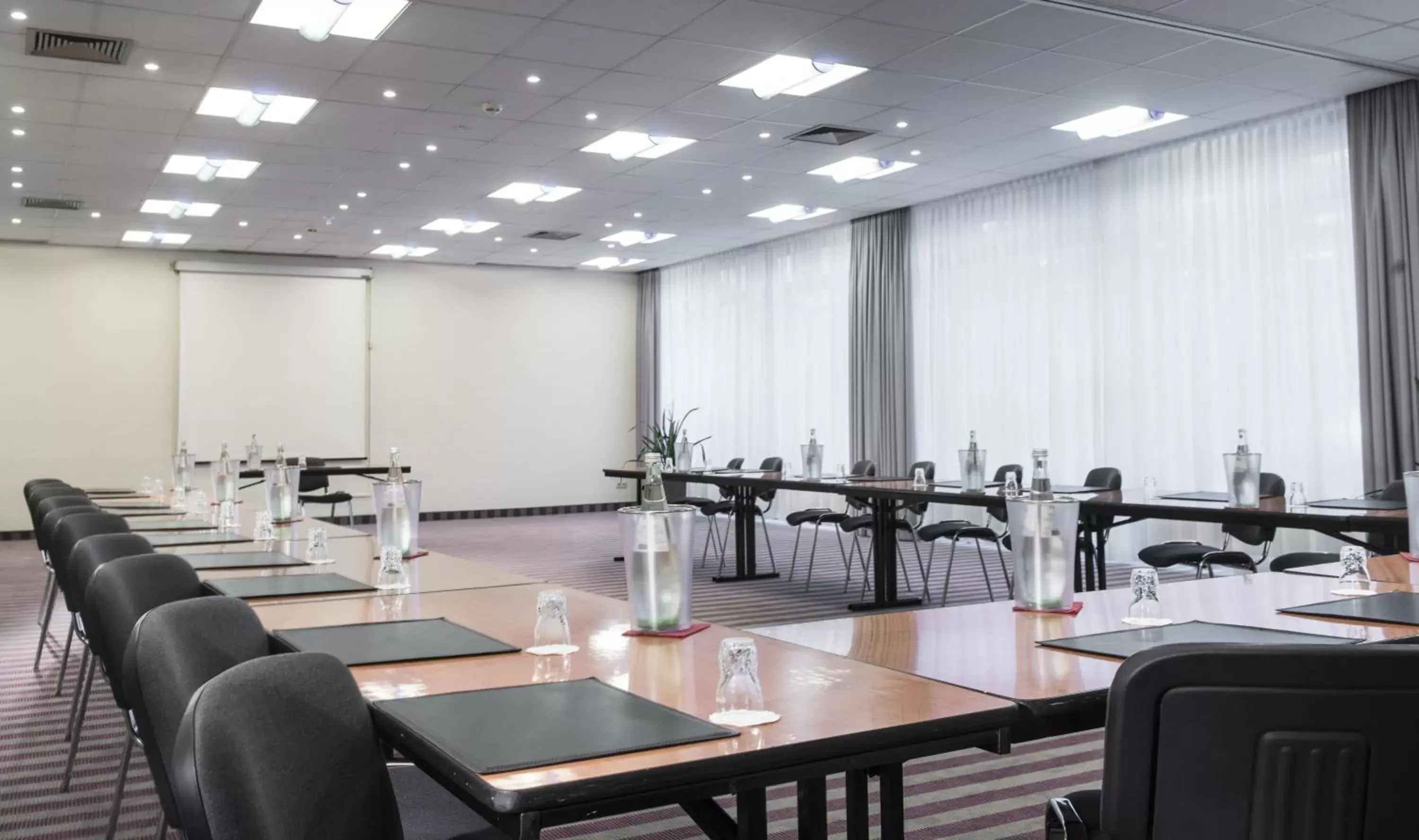 Business facilities in Mercure Hotel Düsseldorf Neuss