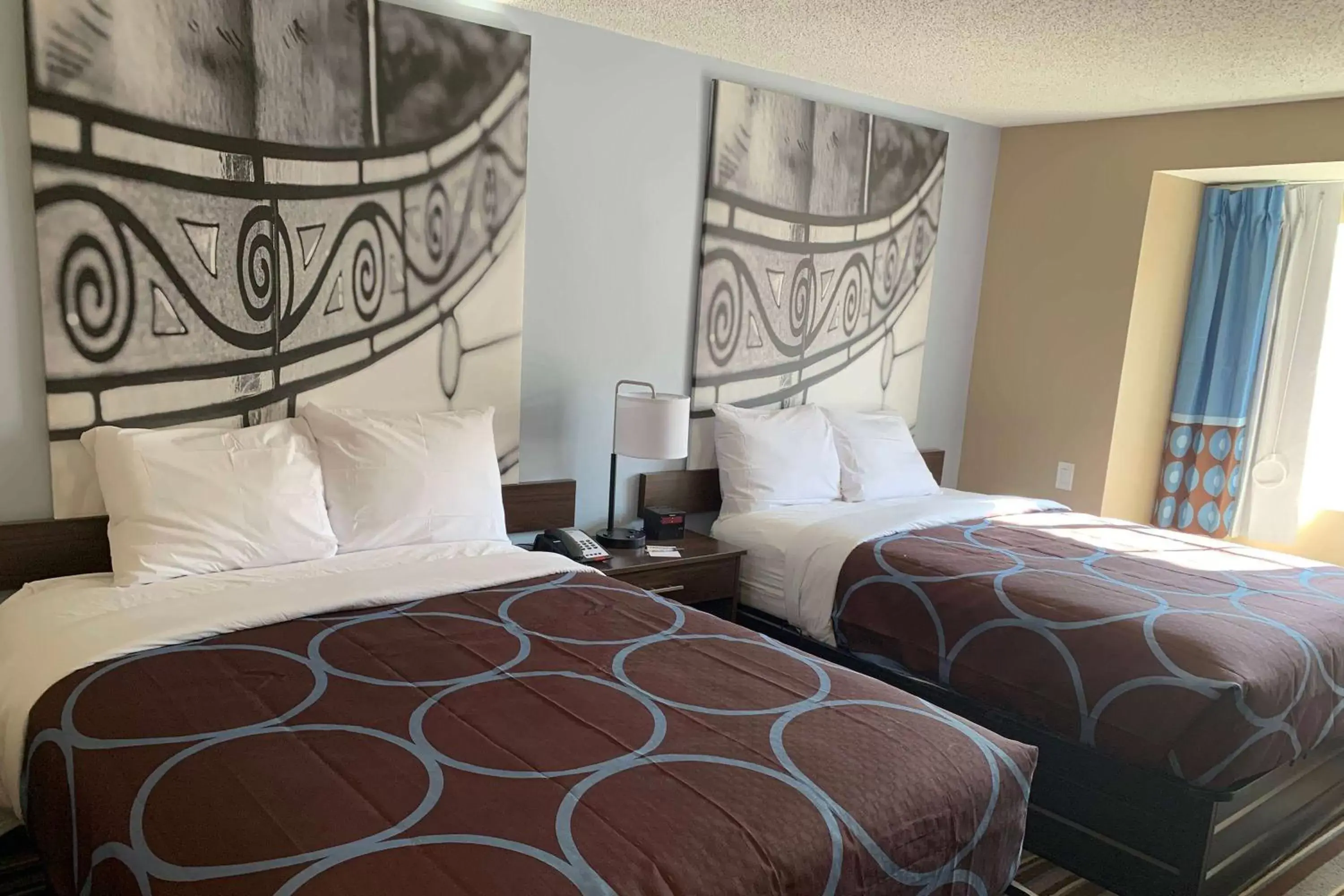 Photo of the whole room, Bed in Super 8 by Wyndham Joliet