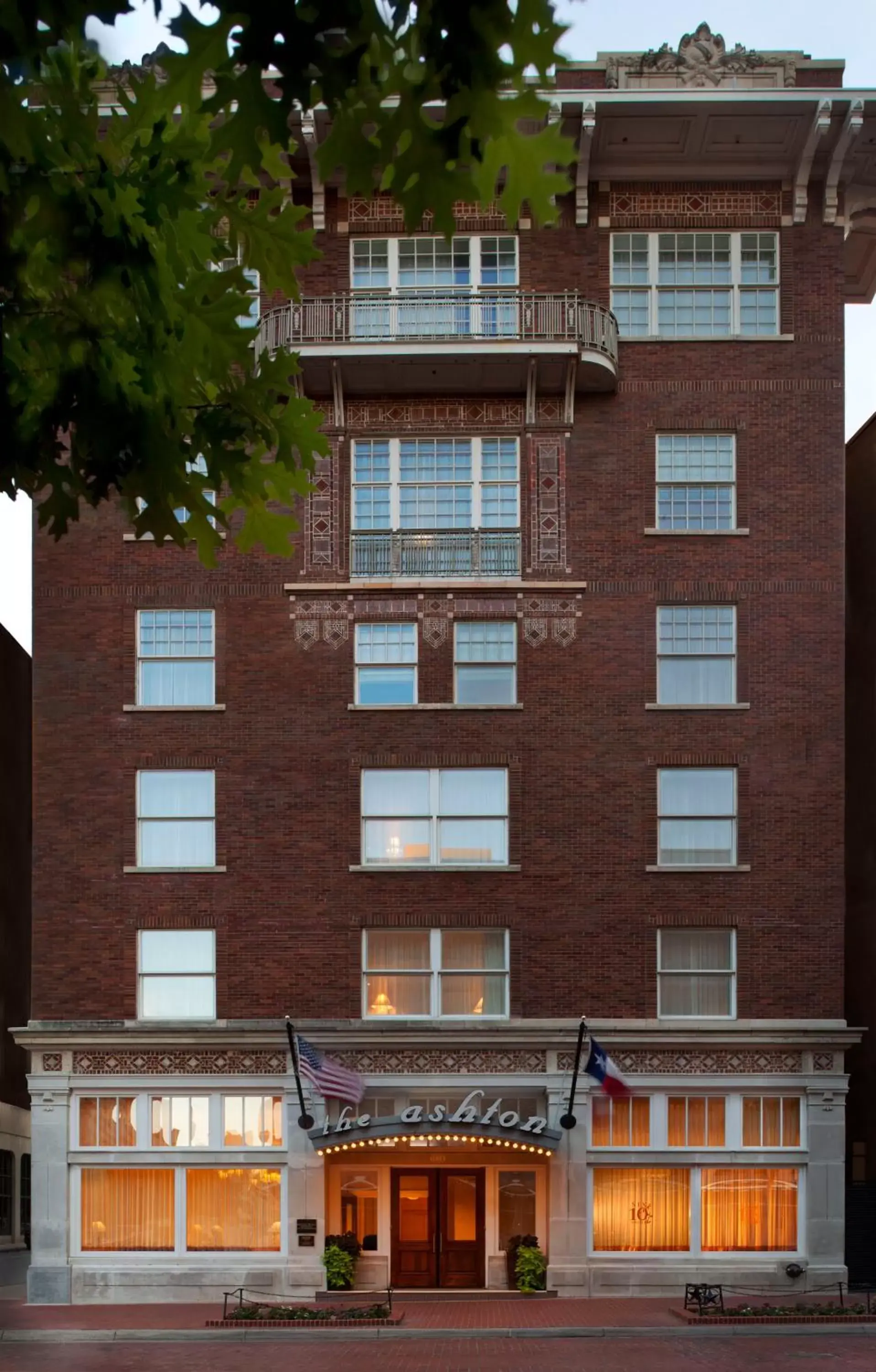 Facade/entrance, Property Building in The Ashton Hotel