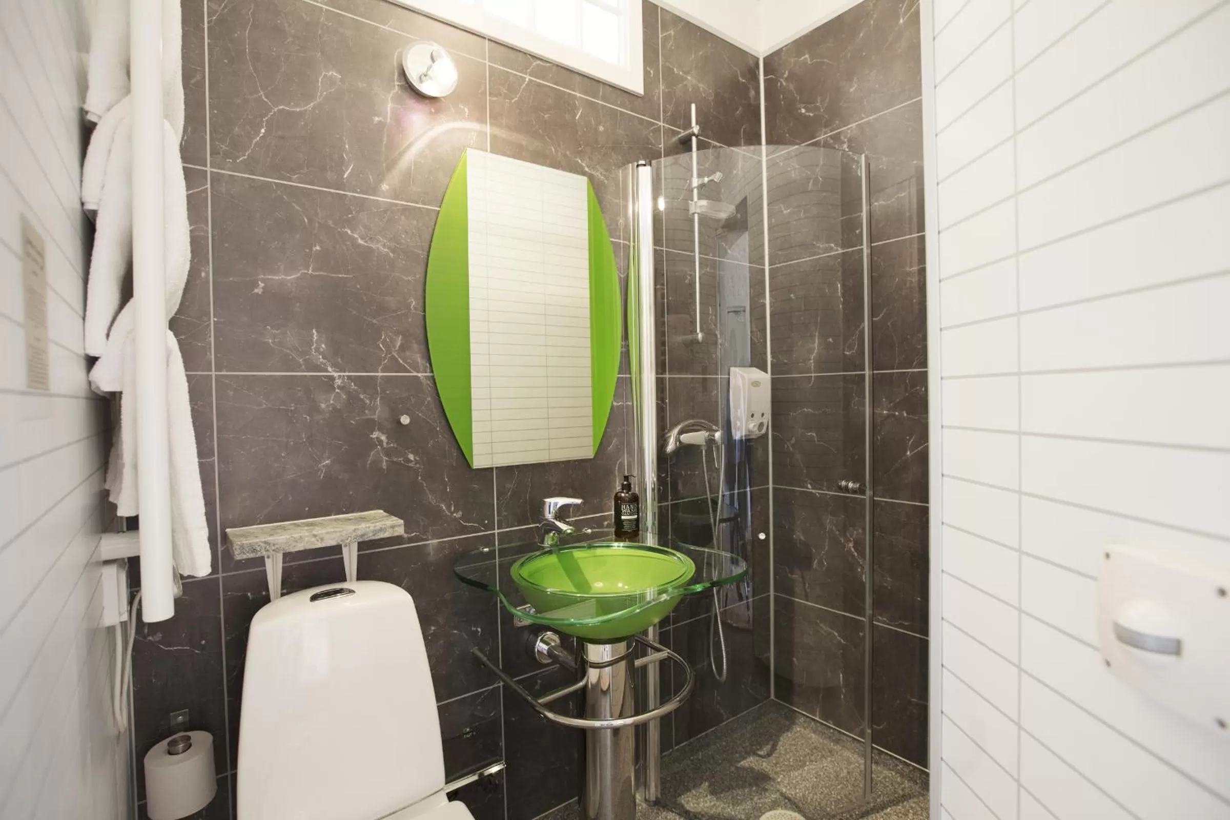 Photo of the whole room in Hotell Breda Blick