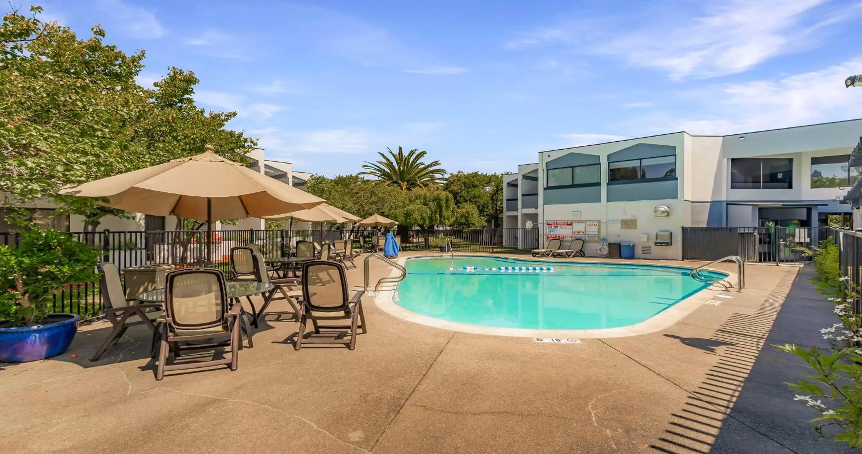 Pool view, Swimming Pool in Best Western Plus Wine Country Inn & Suites