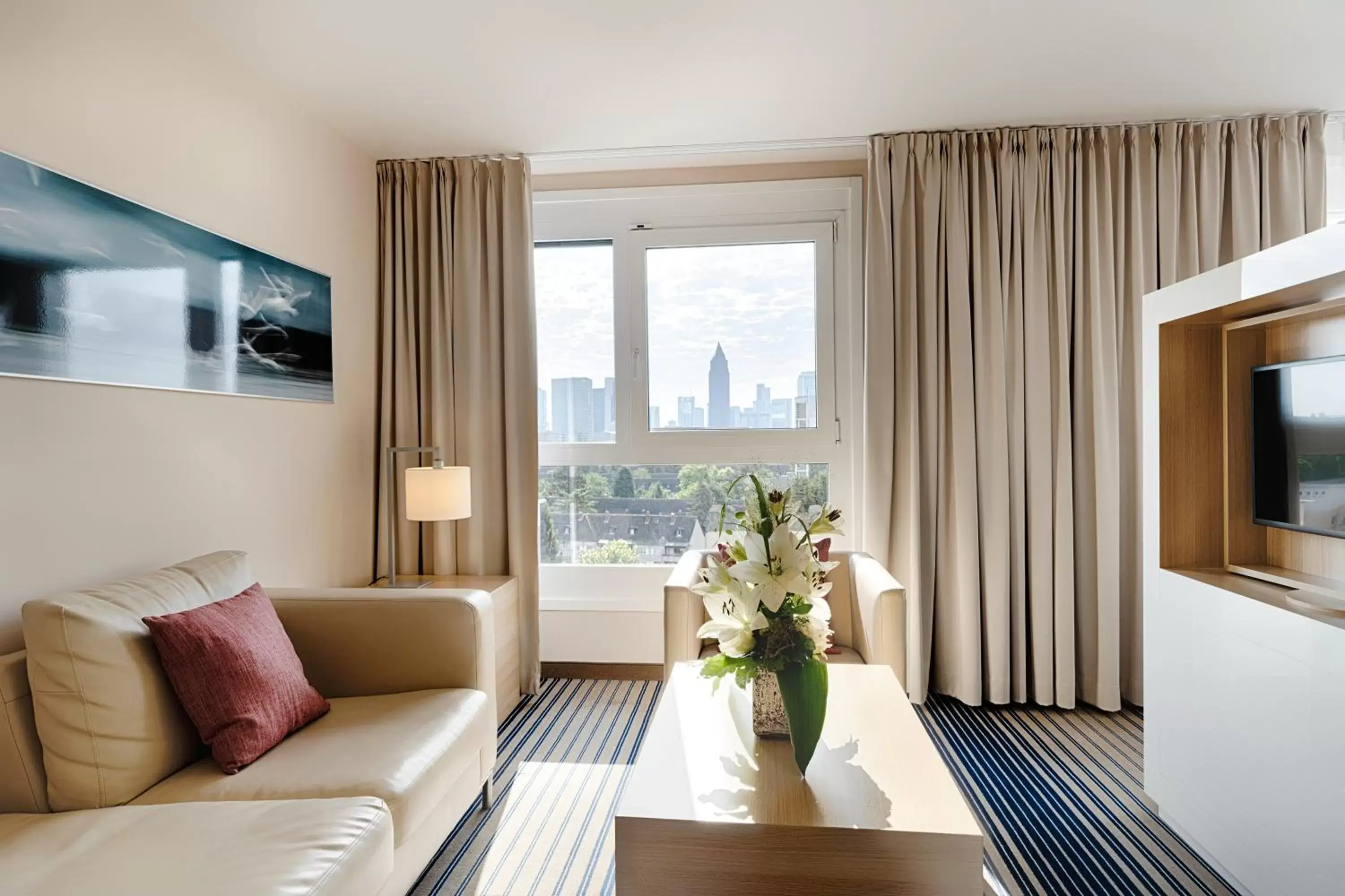 Photo of the whole room, Seating Area in Best Western Plus Welcome Hotel Frankfurt