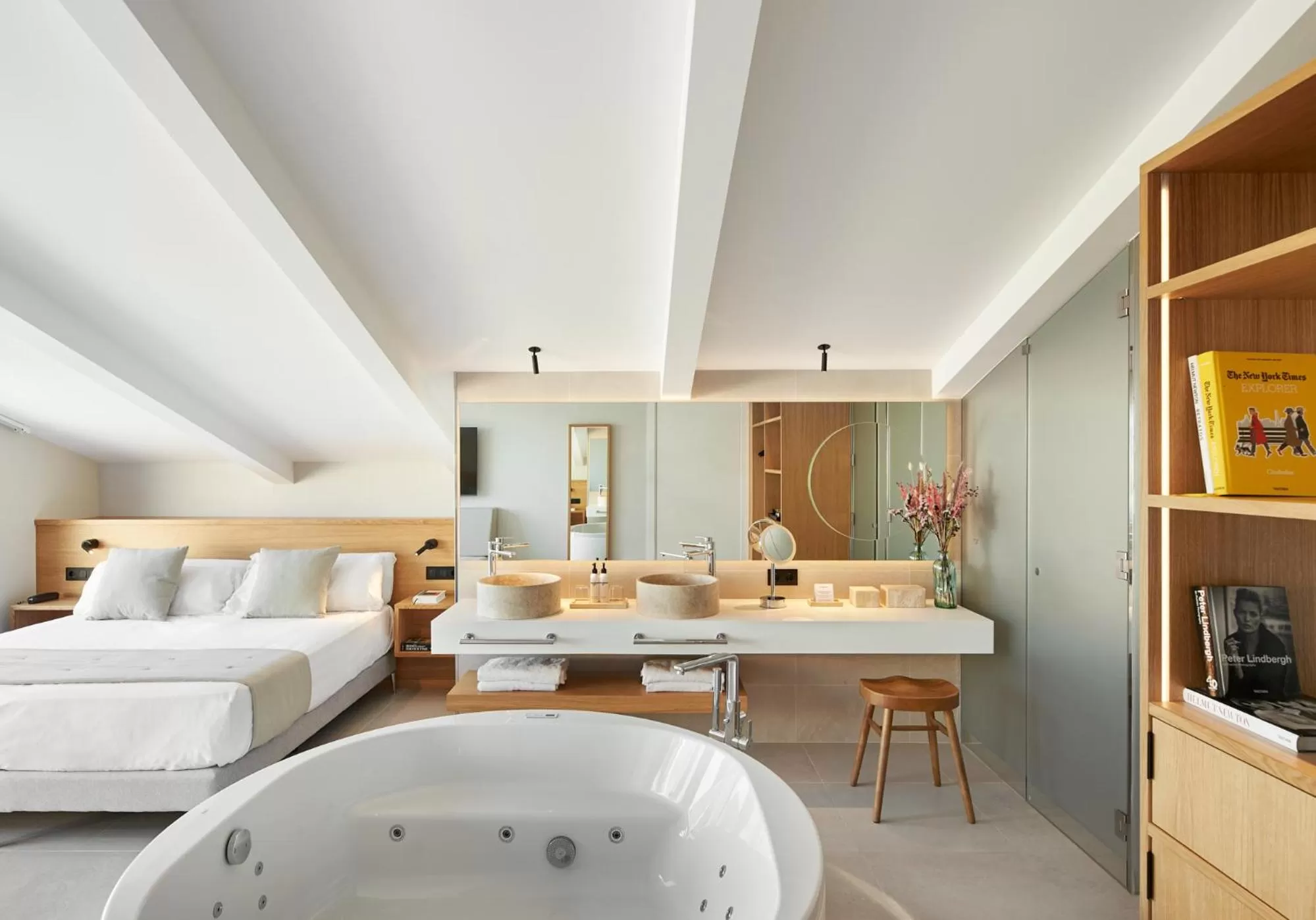 Hot Tub, Bed in Hotel restaurant Ceferino