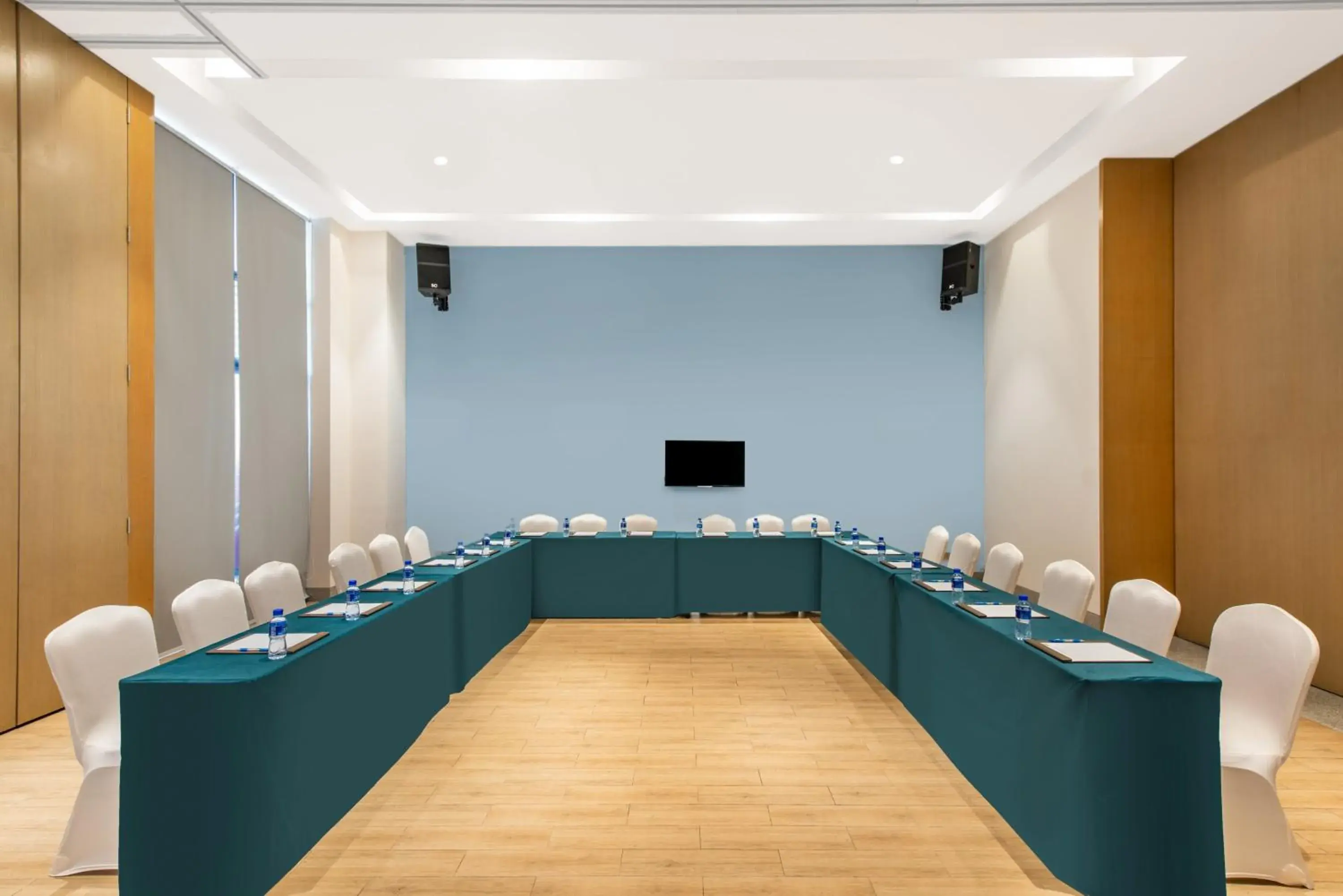 Meeting/conference room in Holiday Inn Express Haikou West Coast, an IHG Hotel