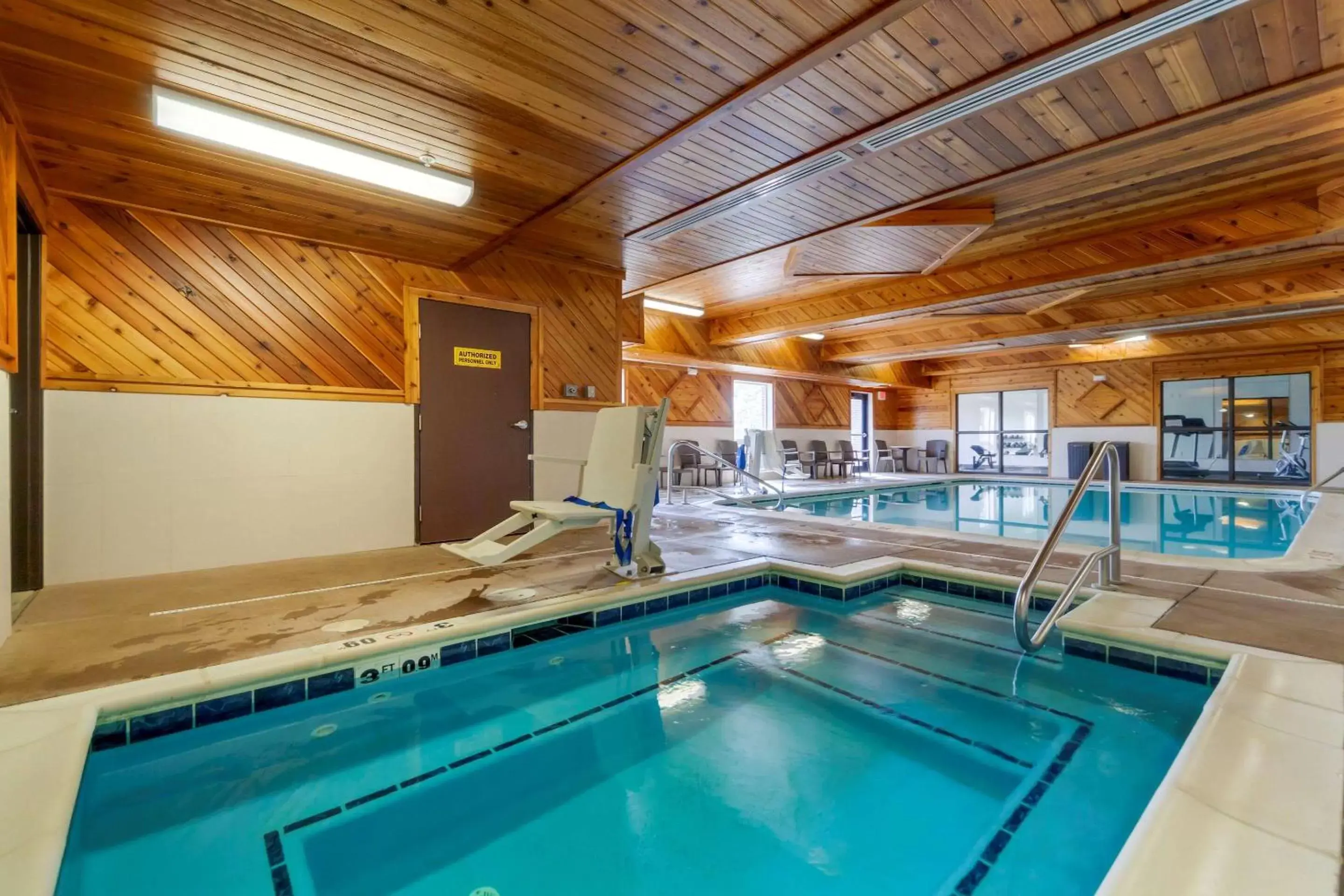 Activities, Swimming Pool in Comfort Suites