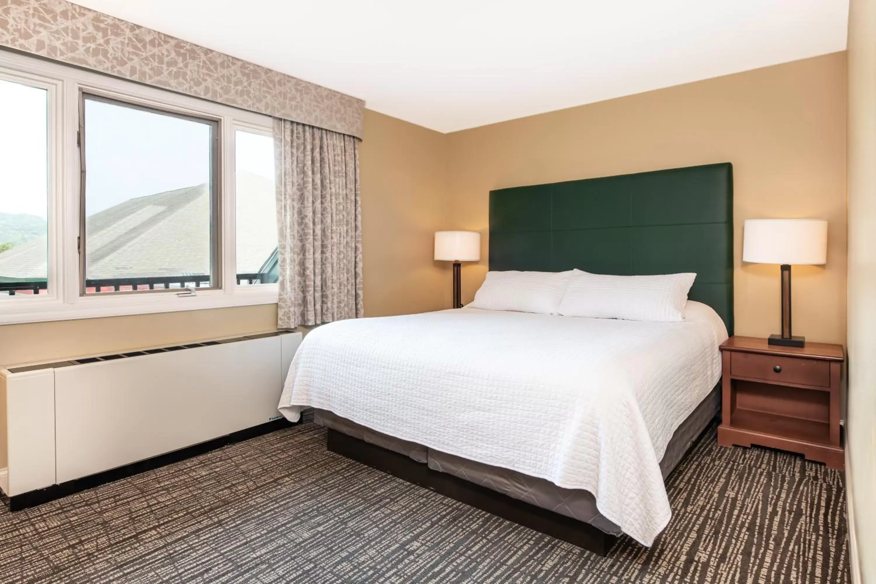 Photo of the whole room, Bed in Grand Summit Resort