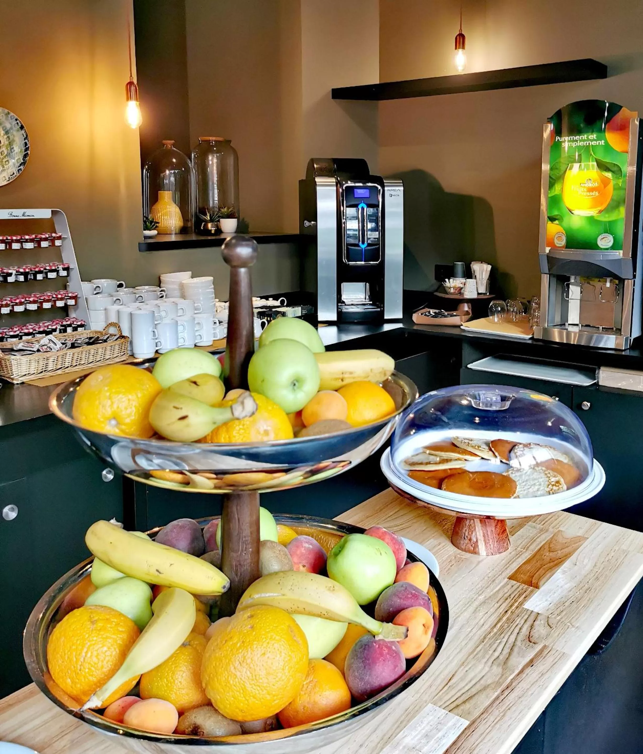 Continental breakfast in Grand Hôtel Brive