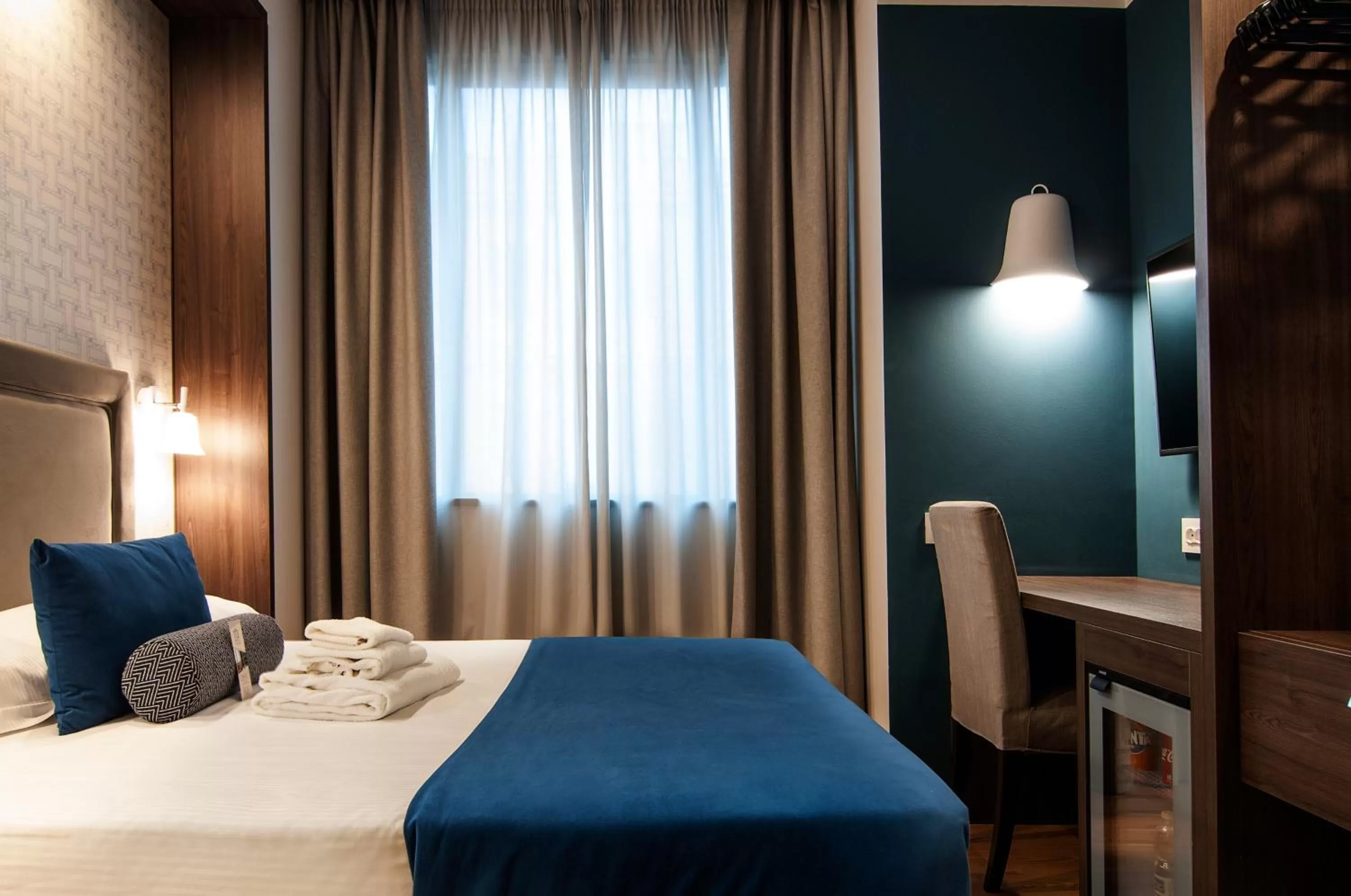 Bed in Fly Decó Hotel