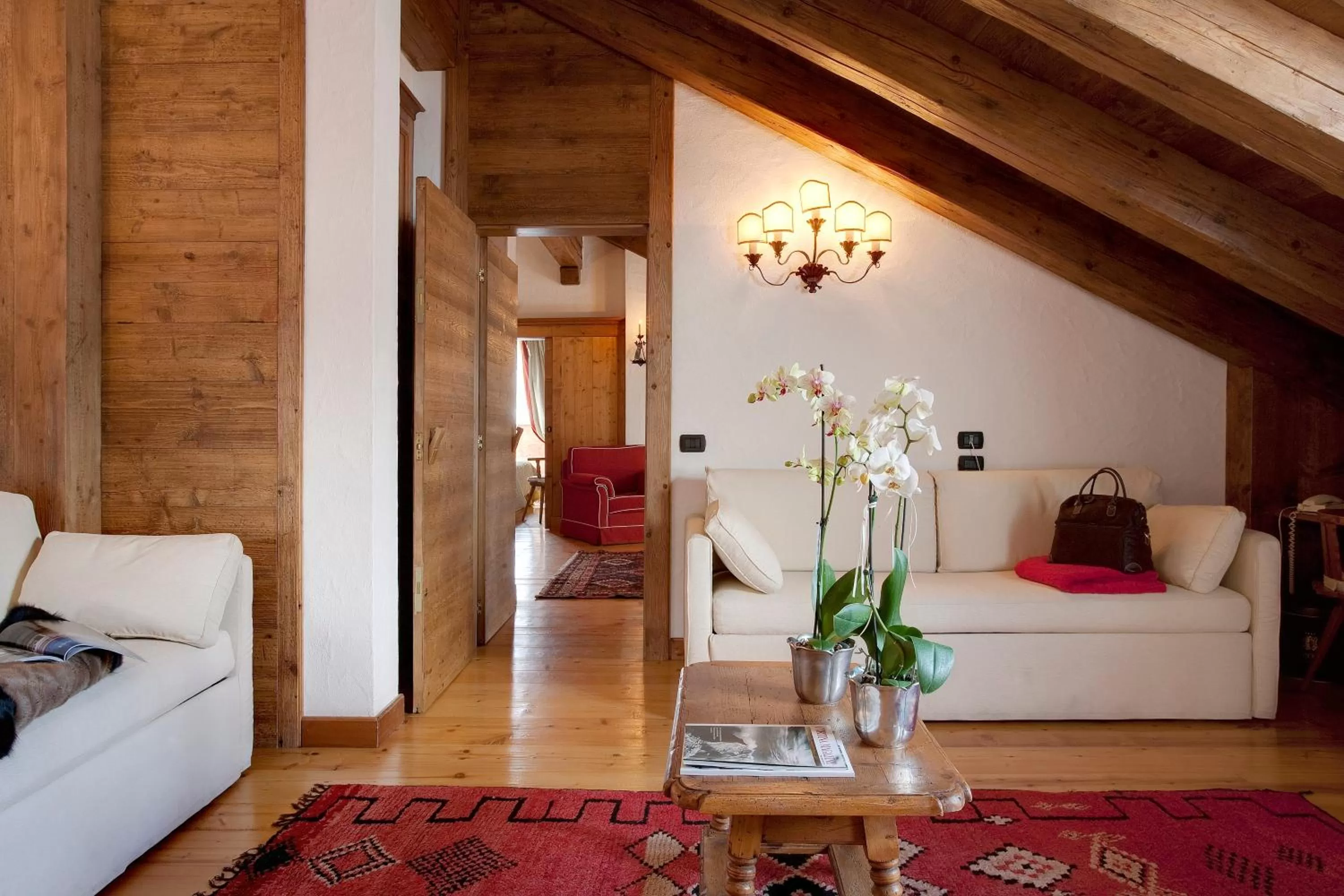 Seating area in Hotel Cortina