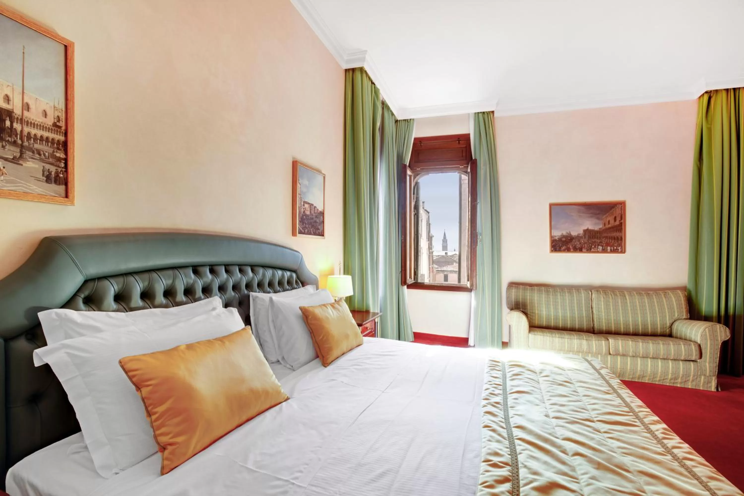 Bed in Hotel Donà Palace