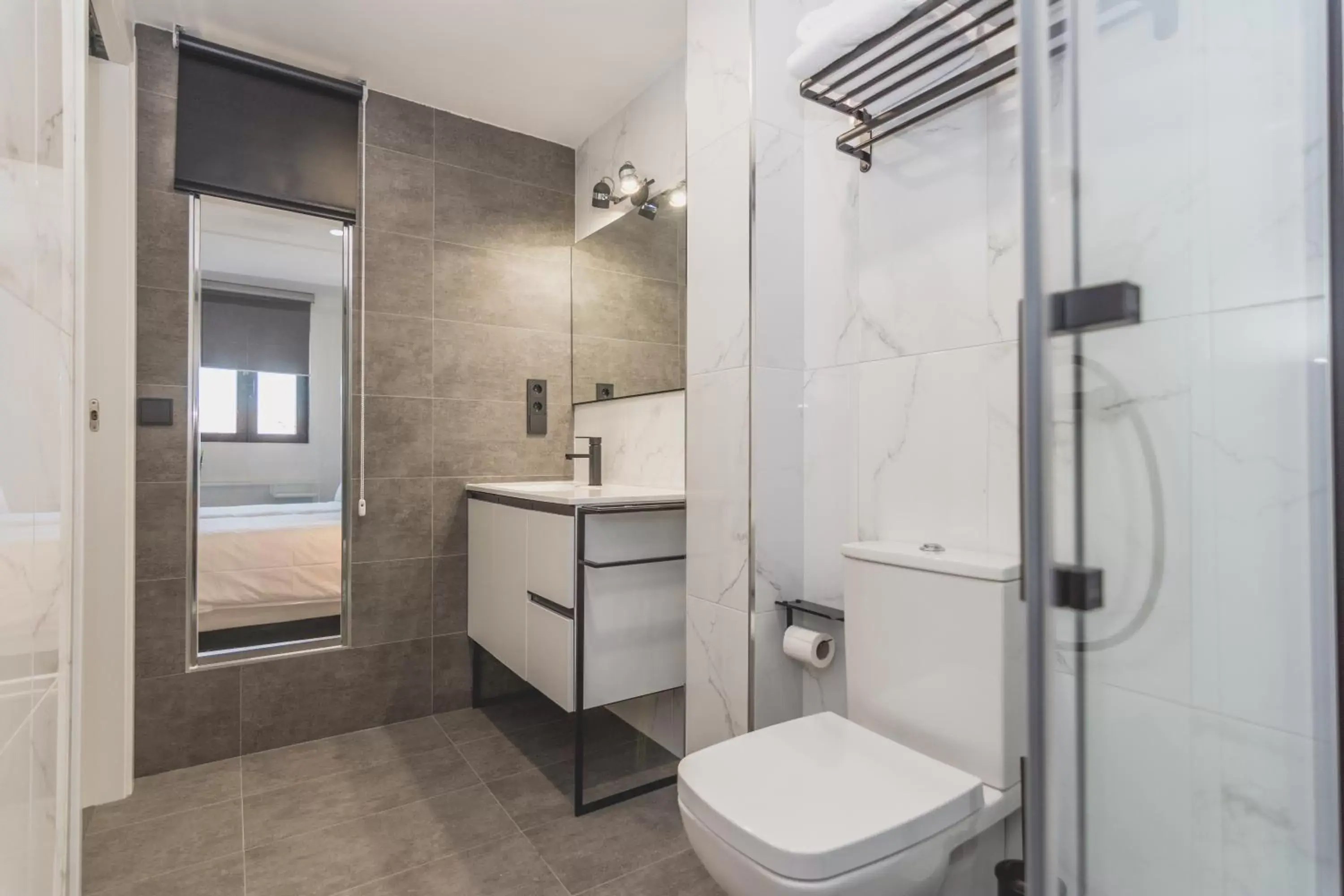 Bathroom in Slow León Apartamentos Turísticos