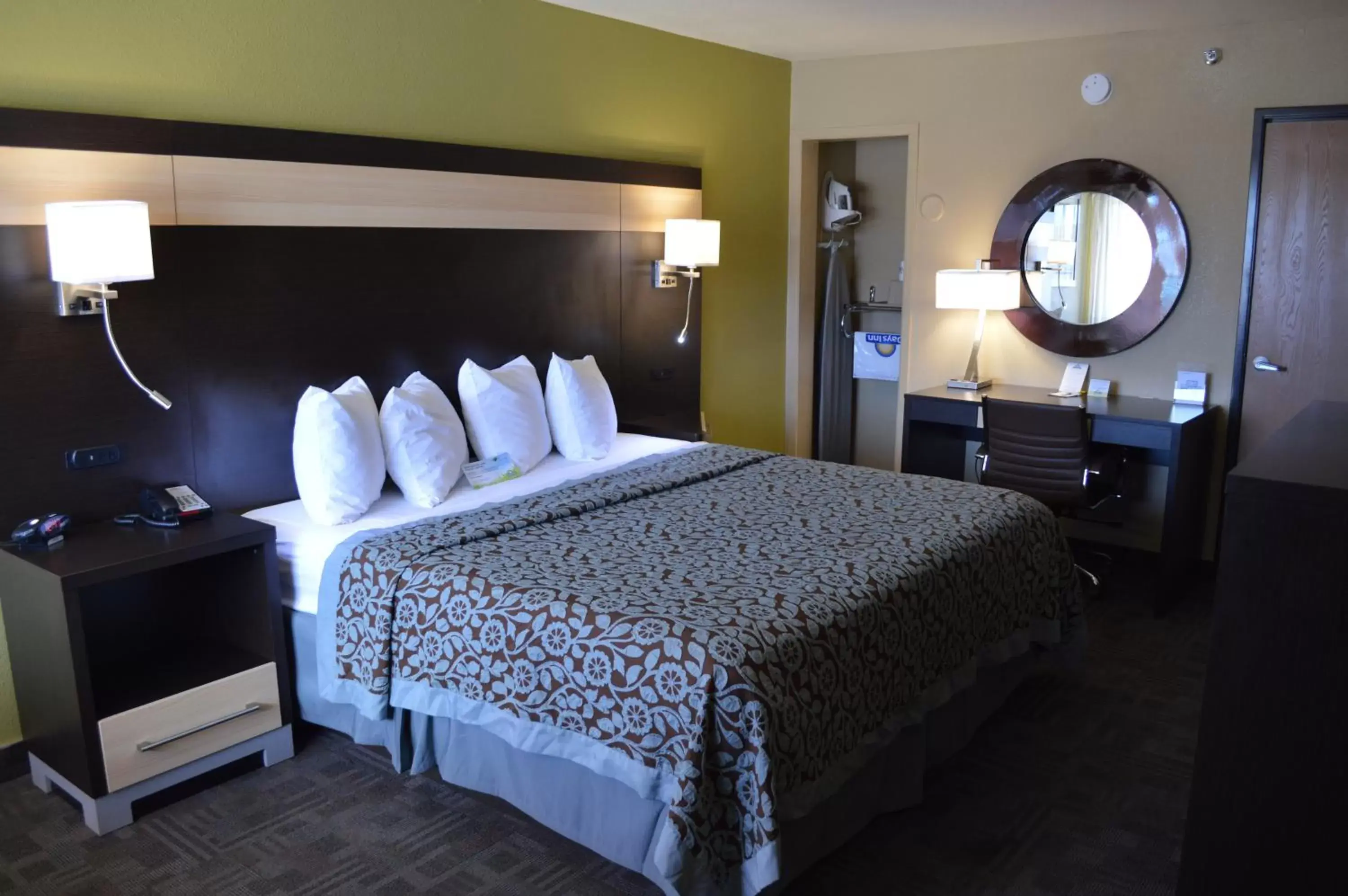 Bed in Days Inn by Wyndham Carlsbad