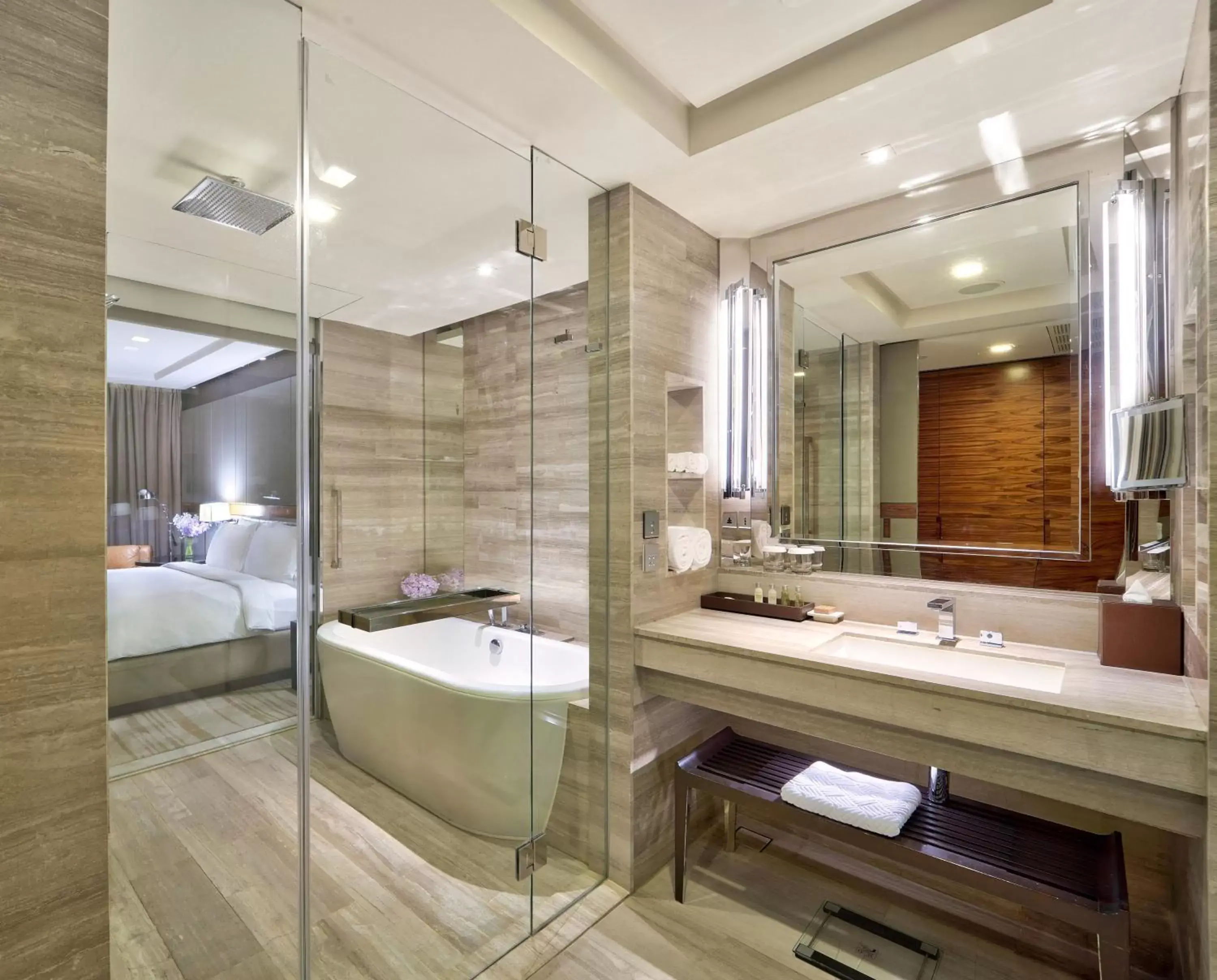 Bedroom, Bathroom in Hilton Sukhumvit Bangkok