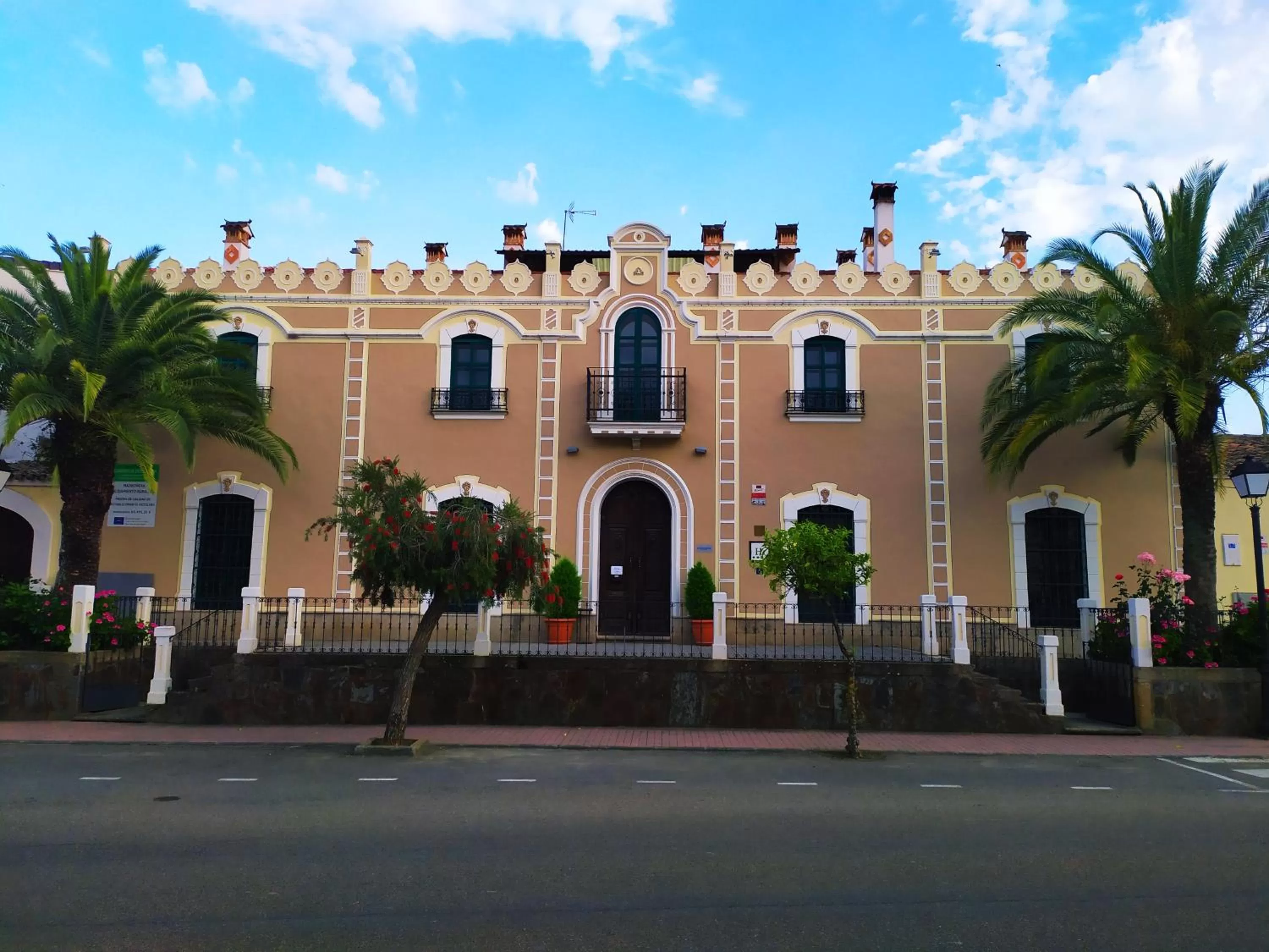 Property building in Hospedium Hotel Rural Soterraña