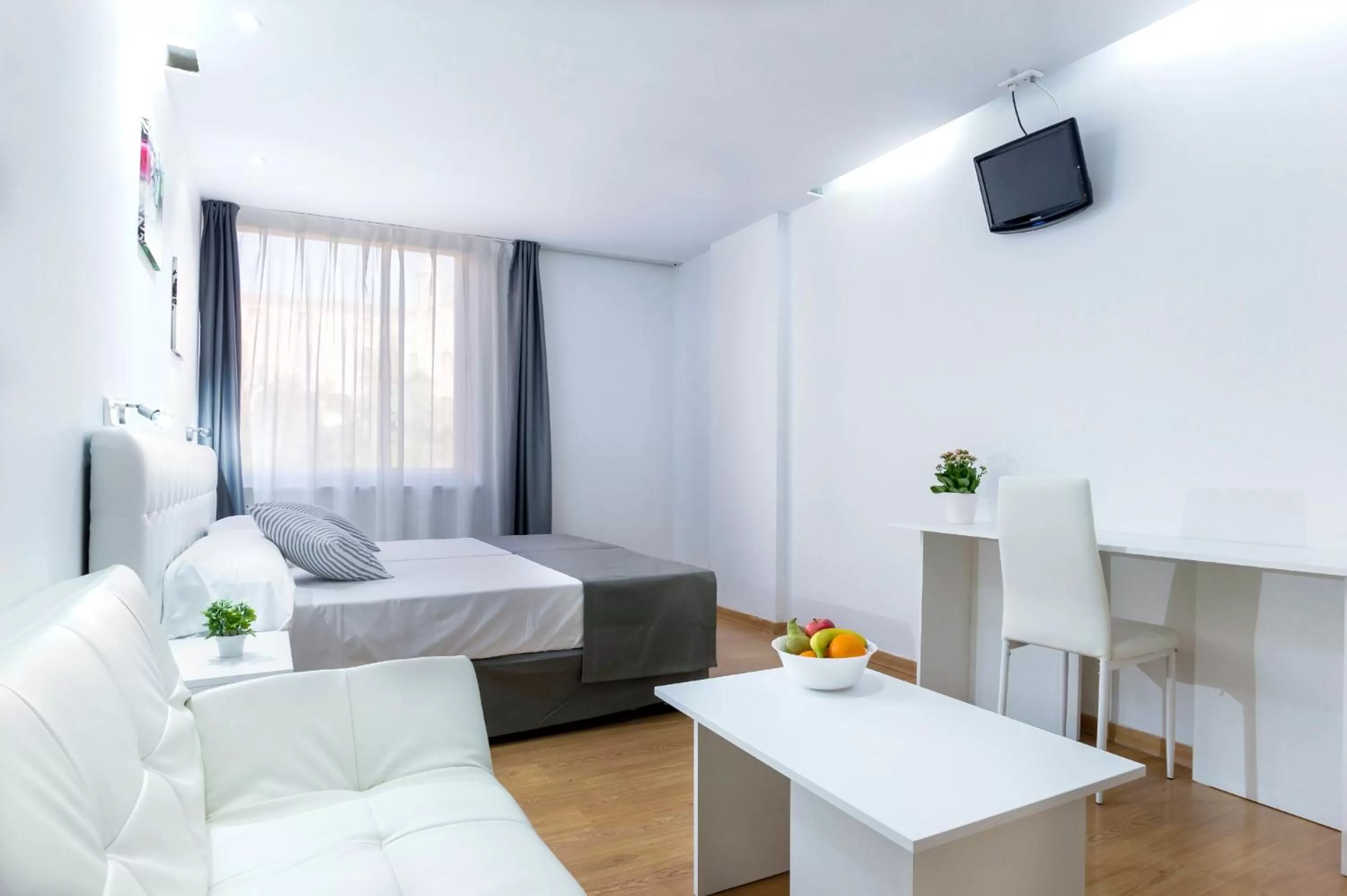 Photo of the whole room, Bed in Boutique Urban Madrid Serrano