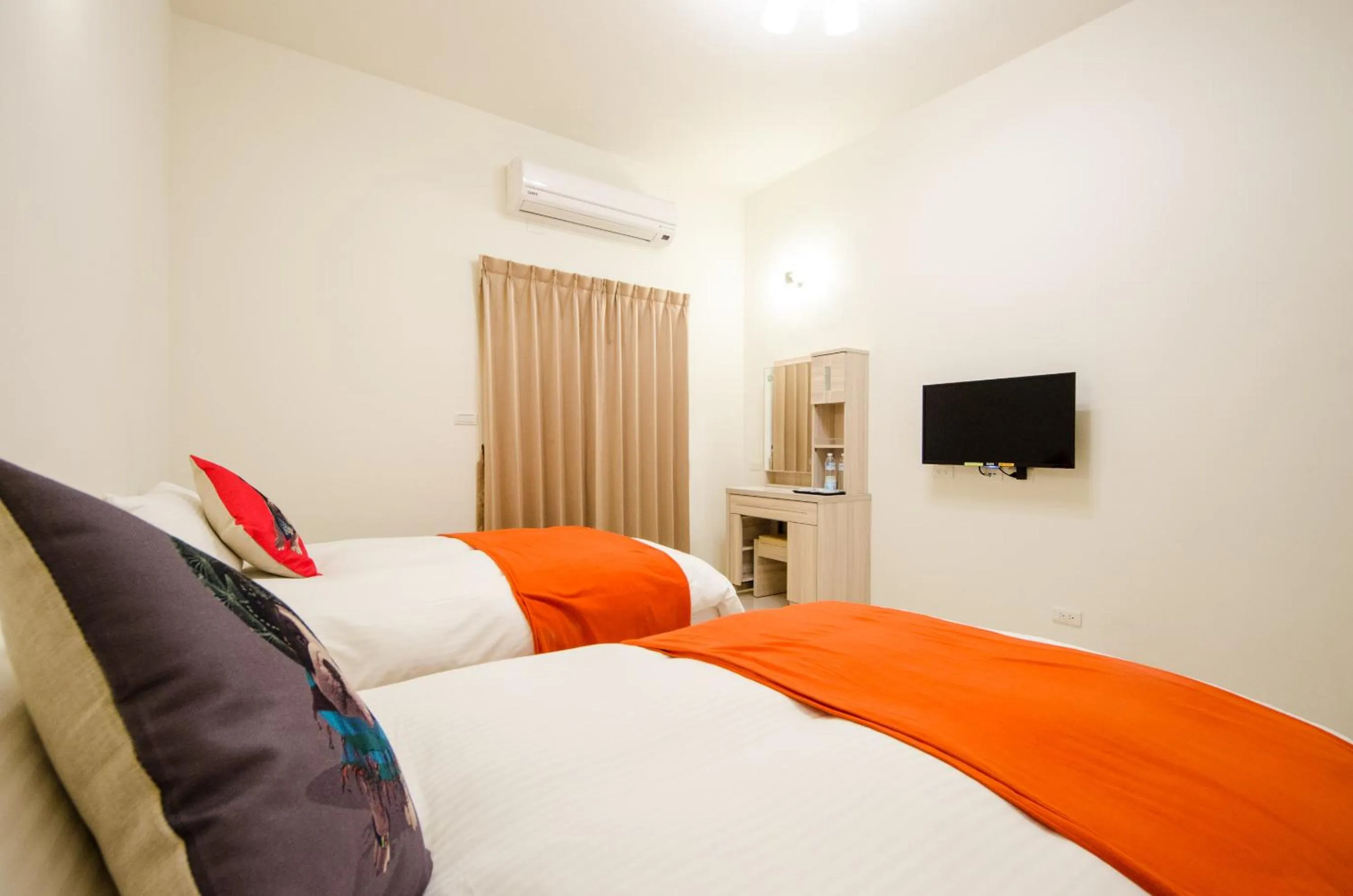 Photo of the whole room, Bed in Successful 168 B&B