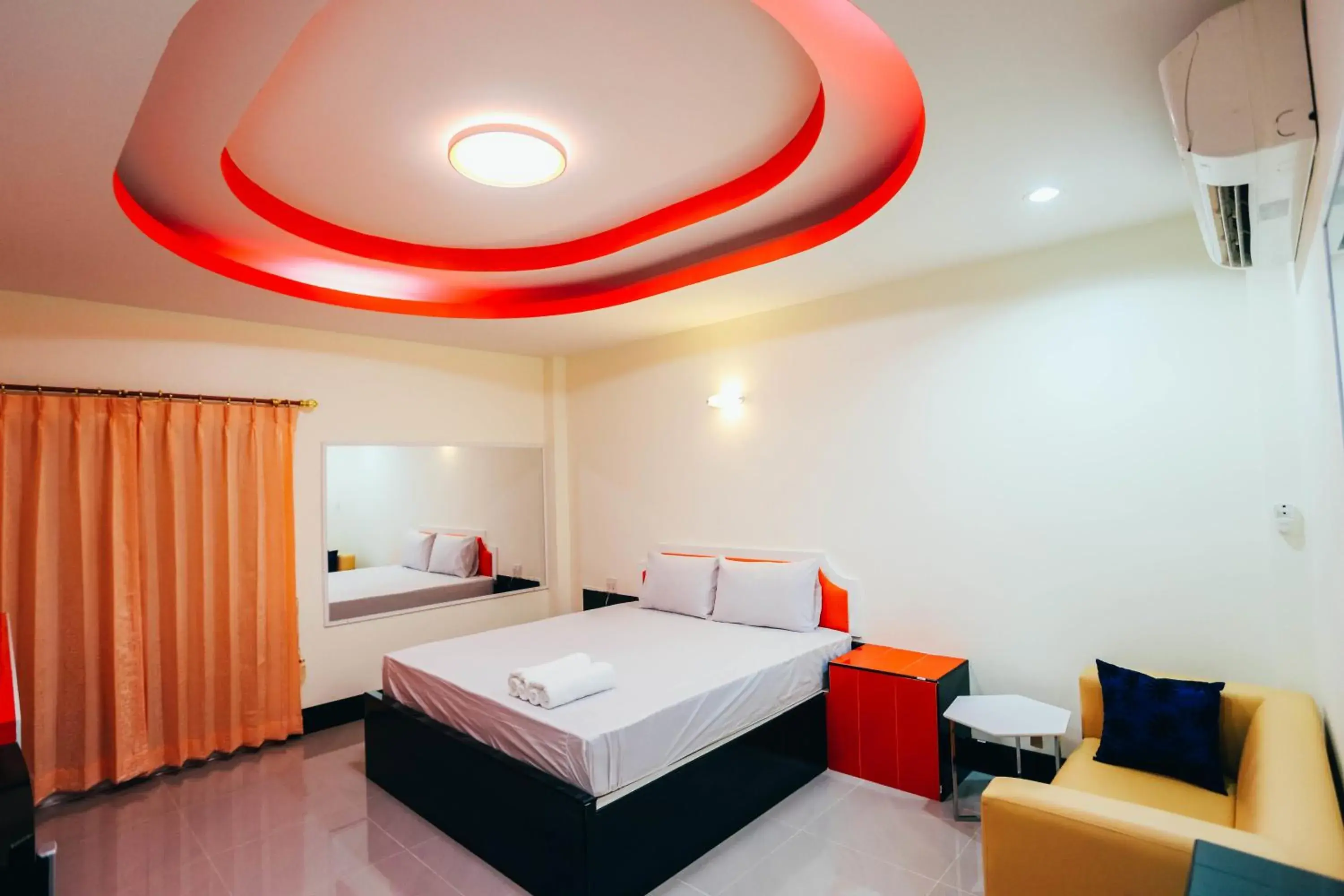 Photo of the whole room, Bed in Windsor Resort Photo of the whole room, Bed in Windsor Resort